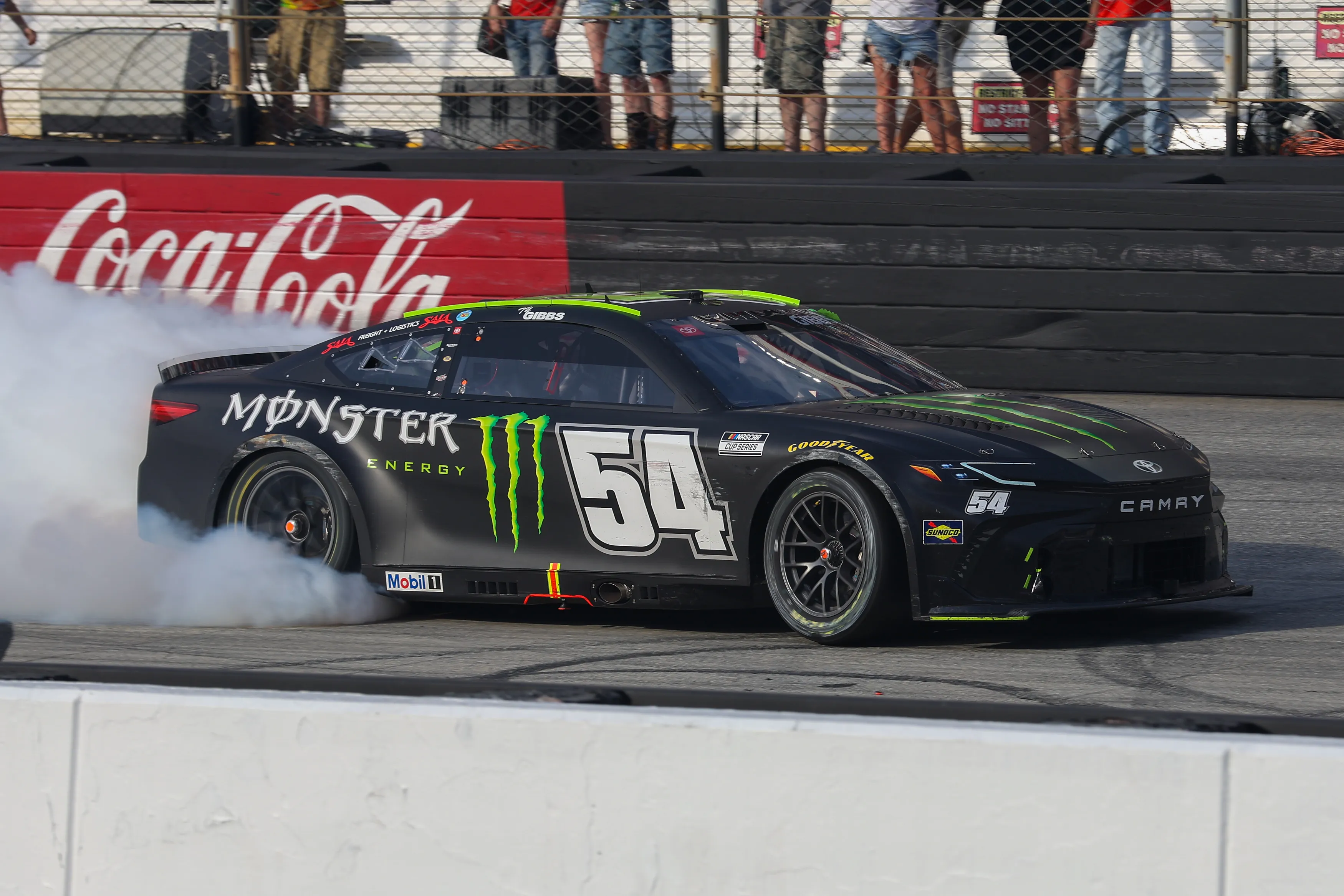 Dave Alpern Reacts to Rare Number 54 Moment on the Winner Wall