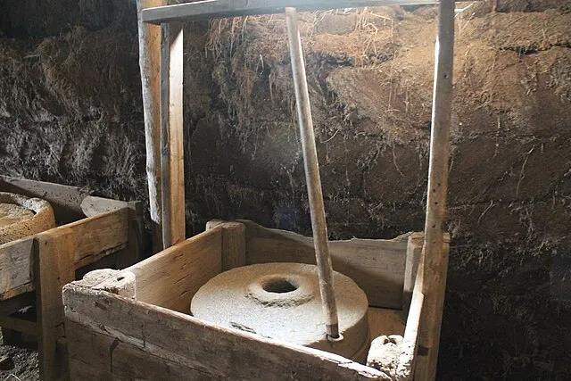 Navaro on Wikimedia Commons