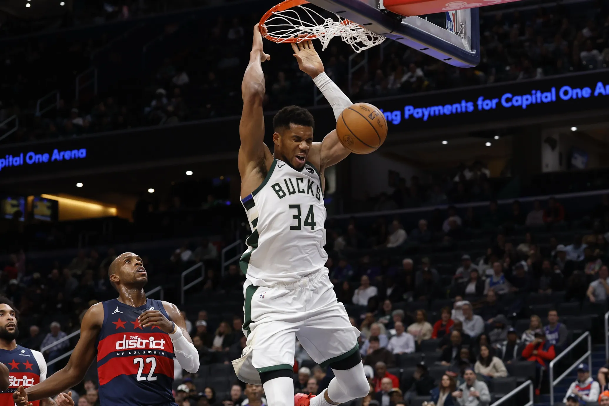 Giannis’ Social Media Shift Fuels New Wave of Trade Speculation in Milwaukee