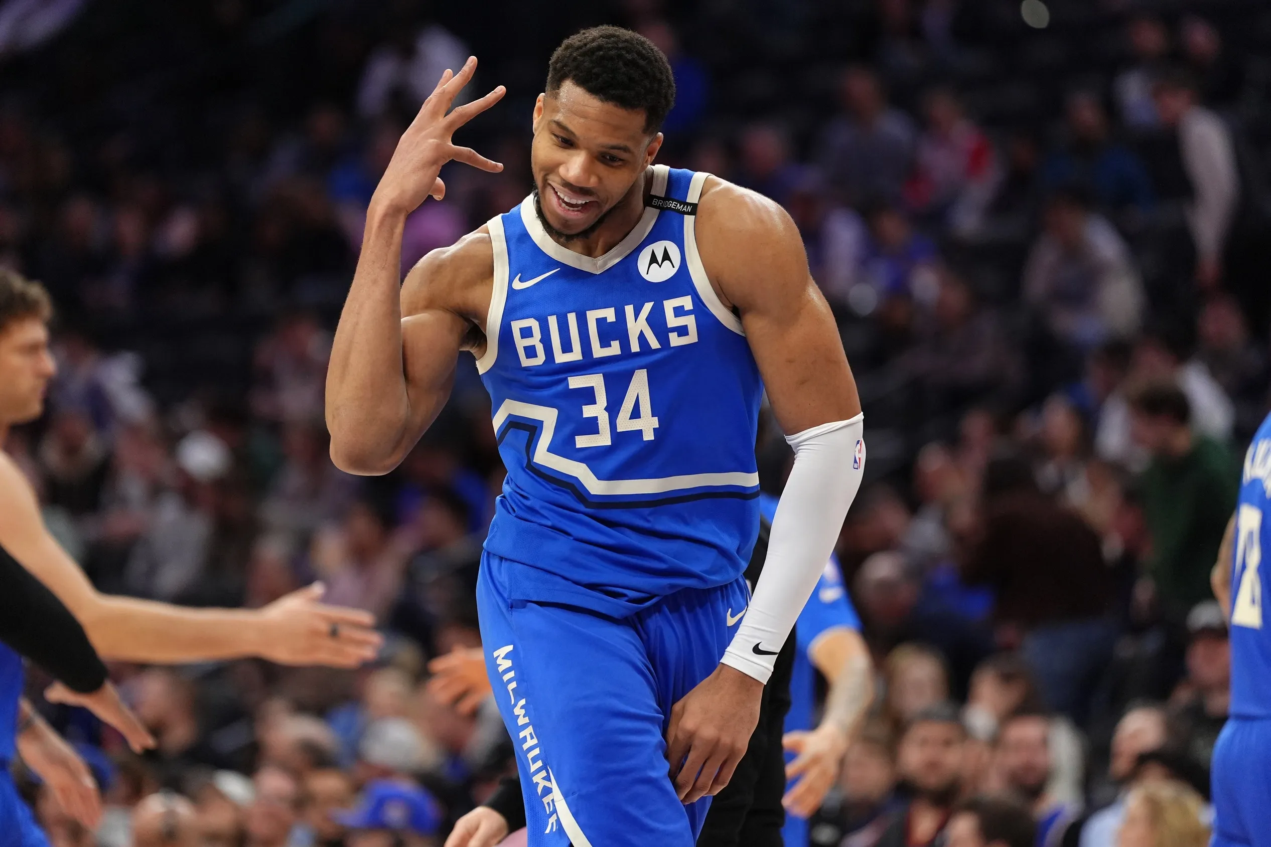 12 Moments Giannis Left It All on the Floor