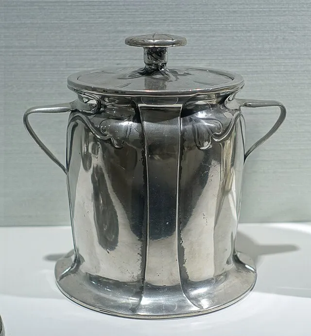 Daderot on Wikimedia Commons
