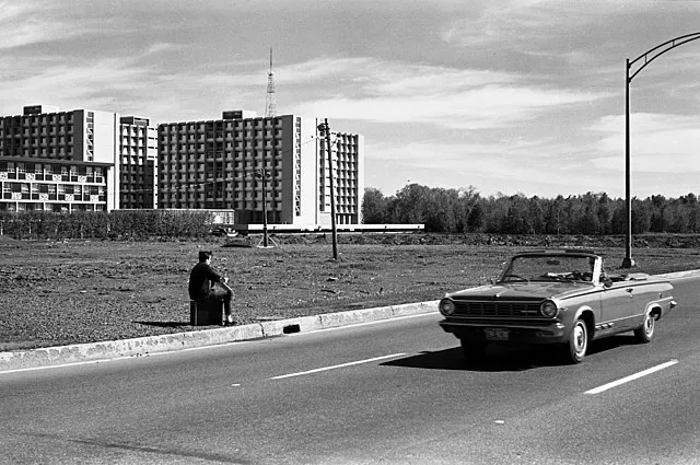 15 Everyday Habits From the 1960s That Seem Strange Today