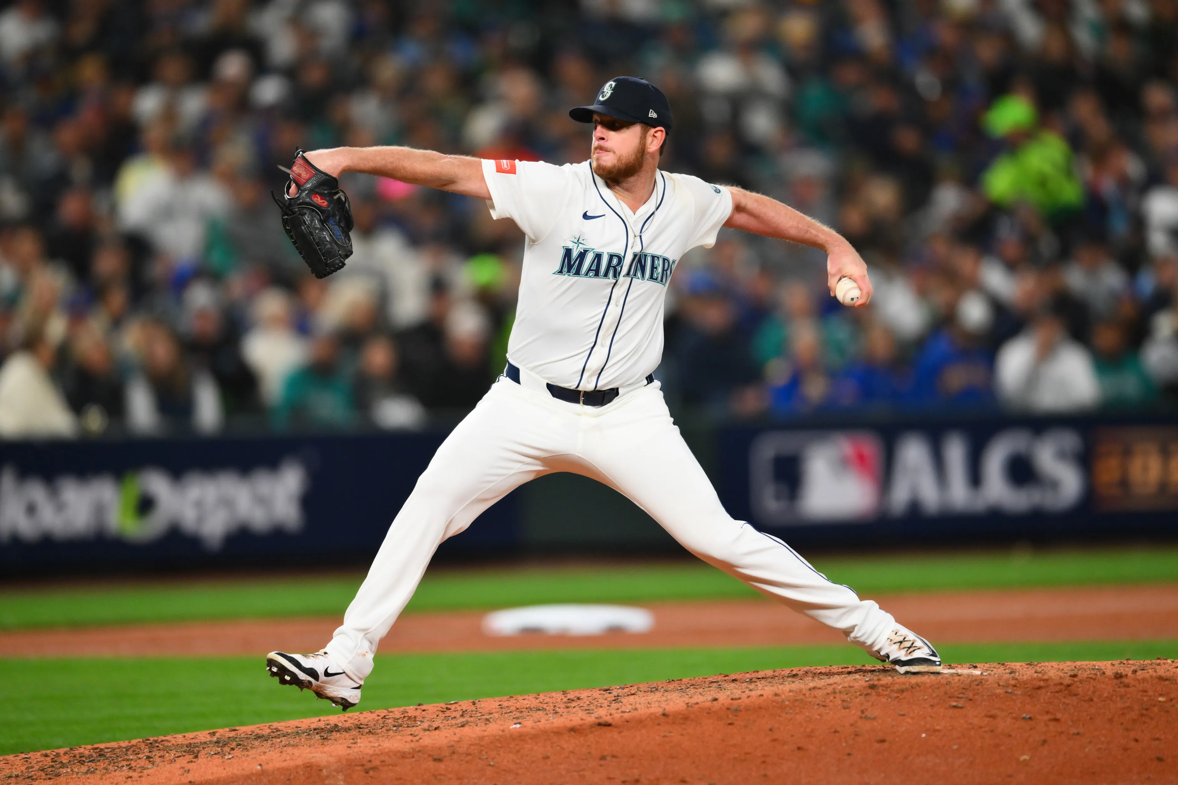 Cincinnati Reds Face Early Bullpen Challenges with Greene and Ferguson Injuries