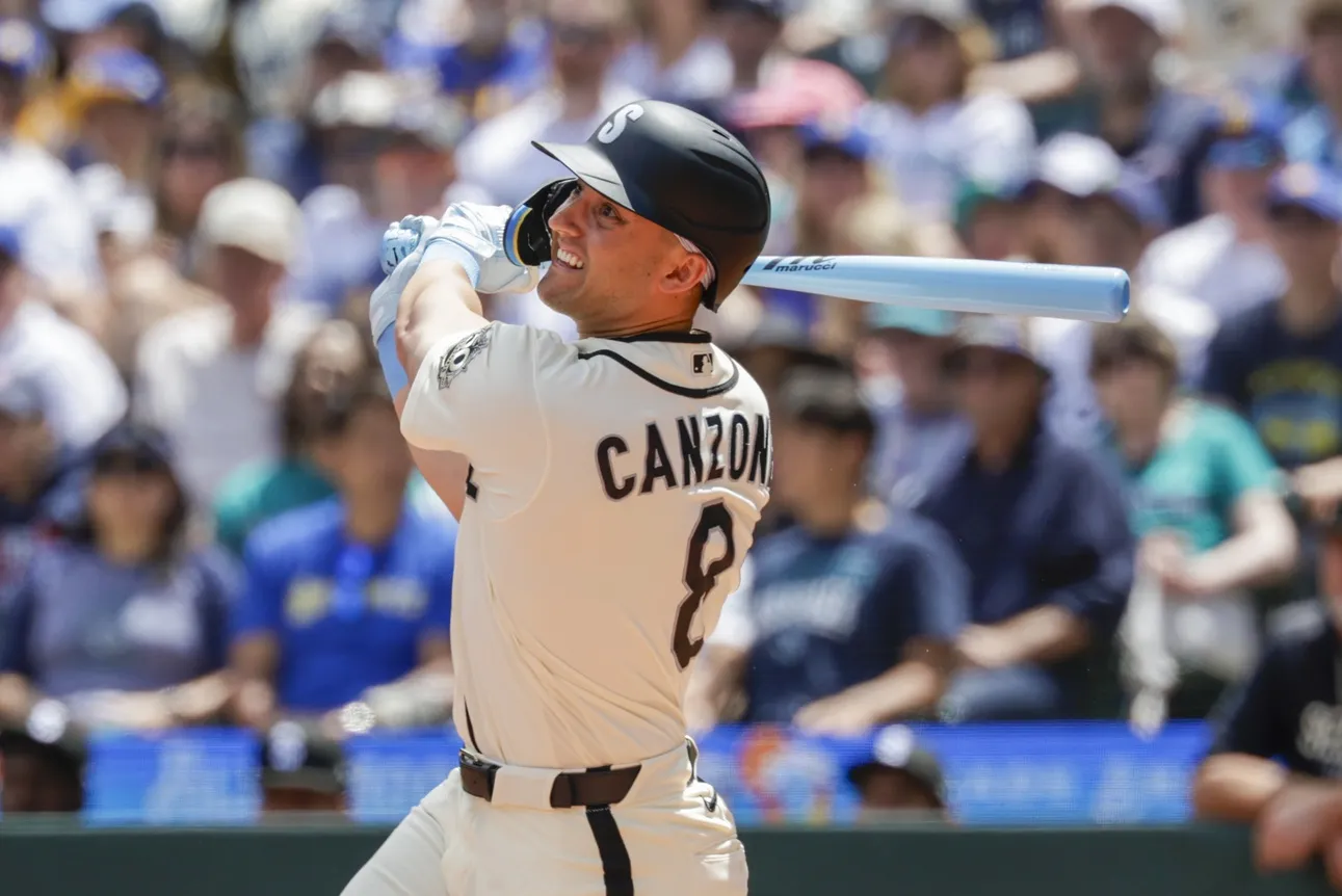 Dominic Canzone Injury Raises Concern After Mariners’ Win Over Red Sox