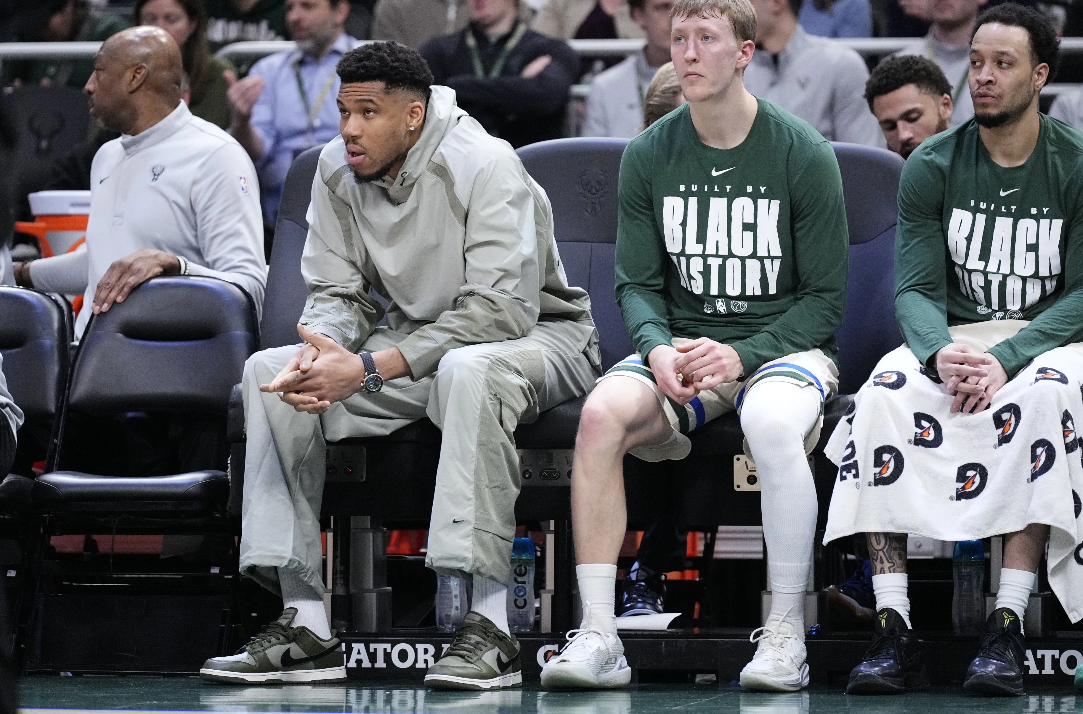 Giannis Antetokounmpo Reportedly Prioritizes Timberwolves as Trade Deadline Nears