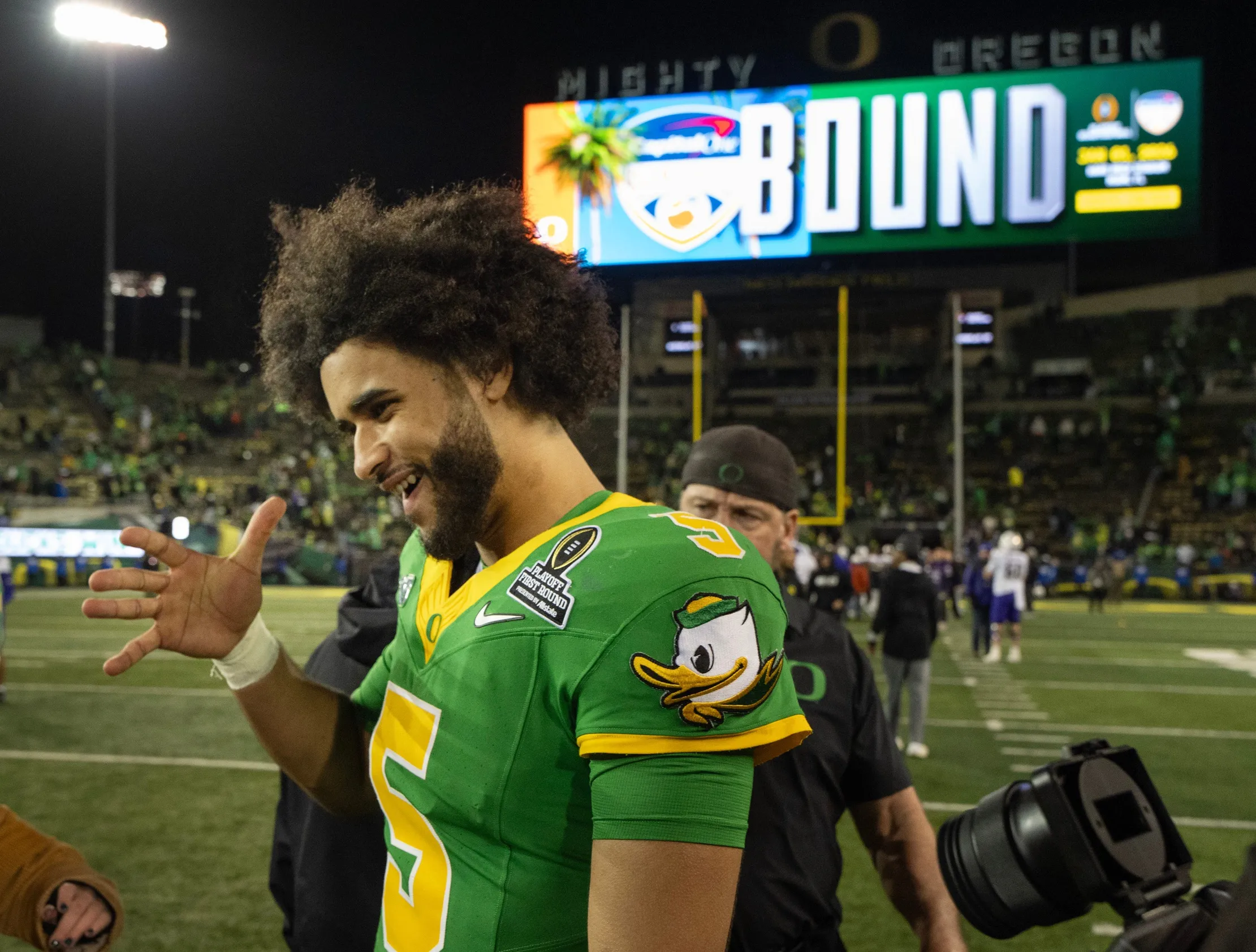 Dante Moore Shines in Historic CFP Debut as Oregon Dominates James Madison