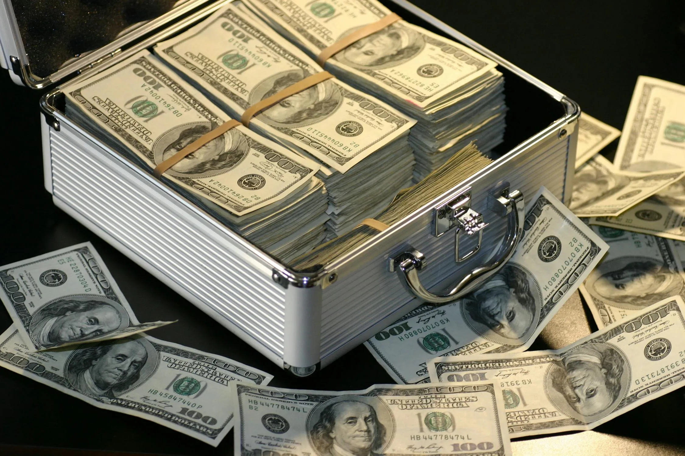 15 Times People Got Rich by Total Accident