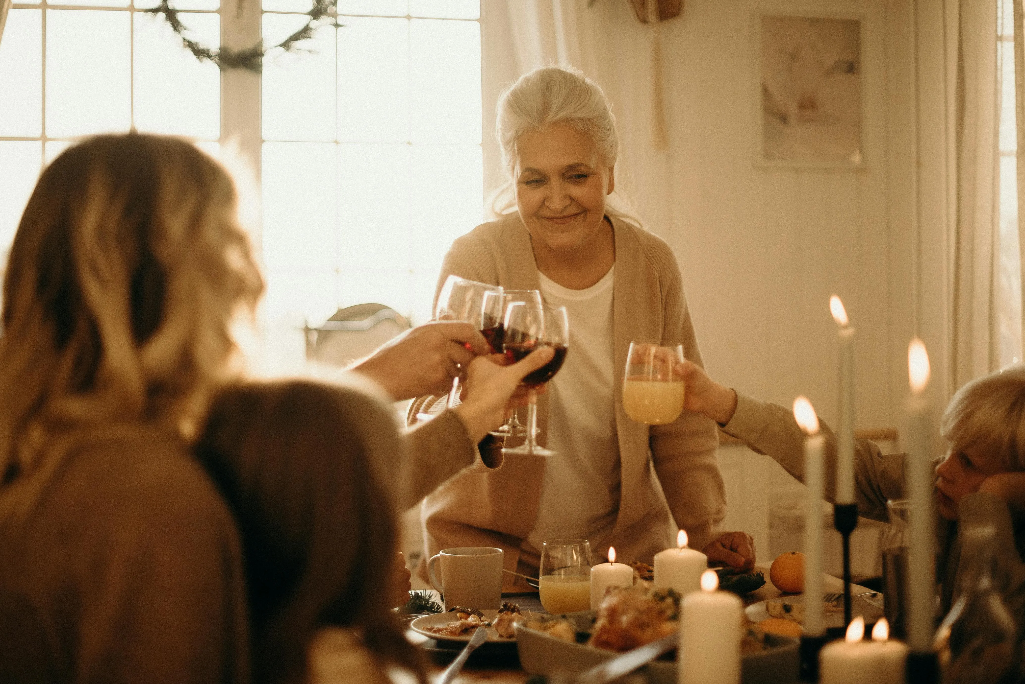 20 Thanksgiving Traditions Families Don’t Do Anymore