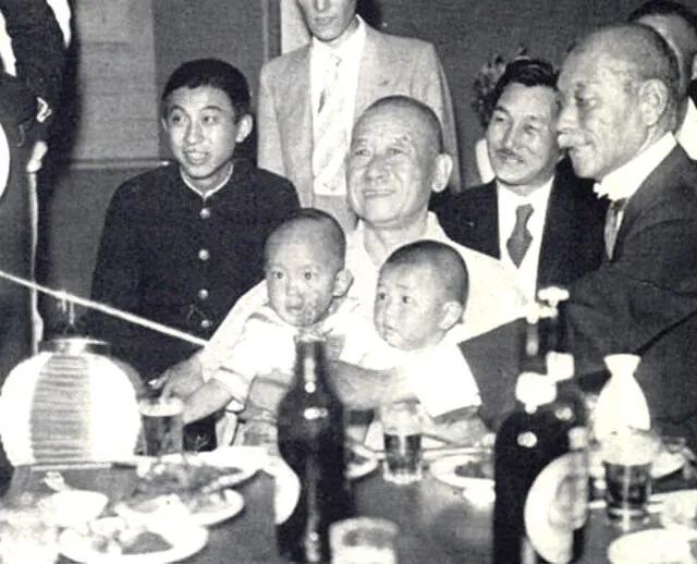 Rekishi Shashin on Wikimedia Commons