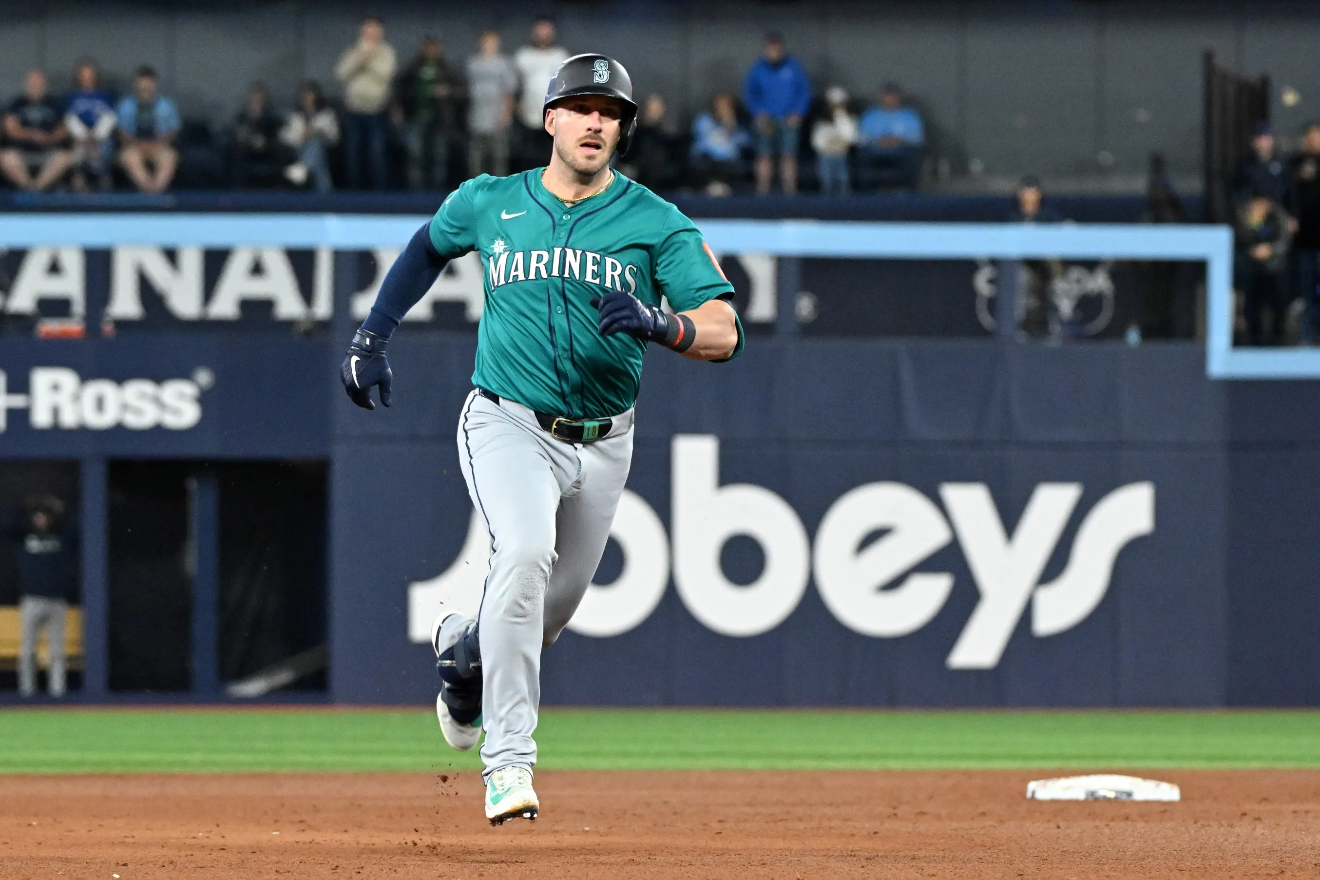 Mariners Bolster Catcher Depth by Re-Signing Veteran Mitch Garver
