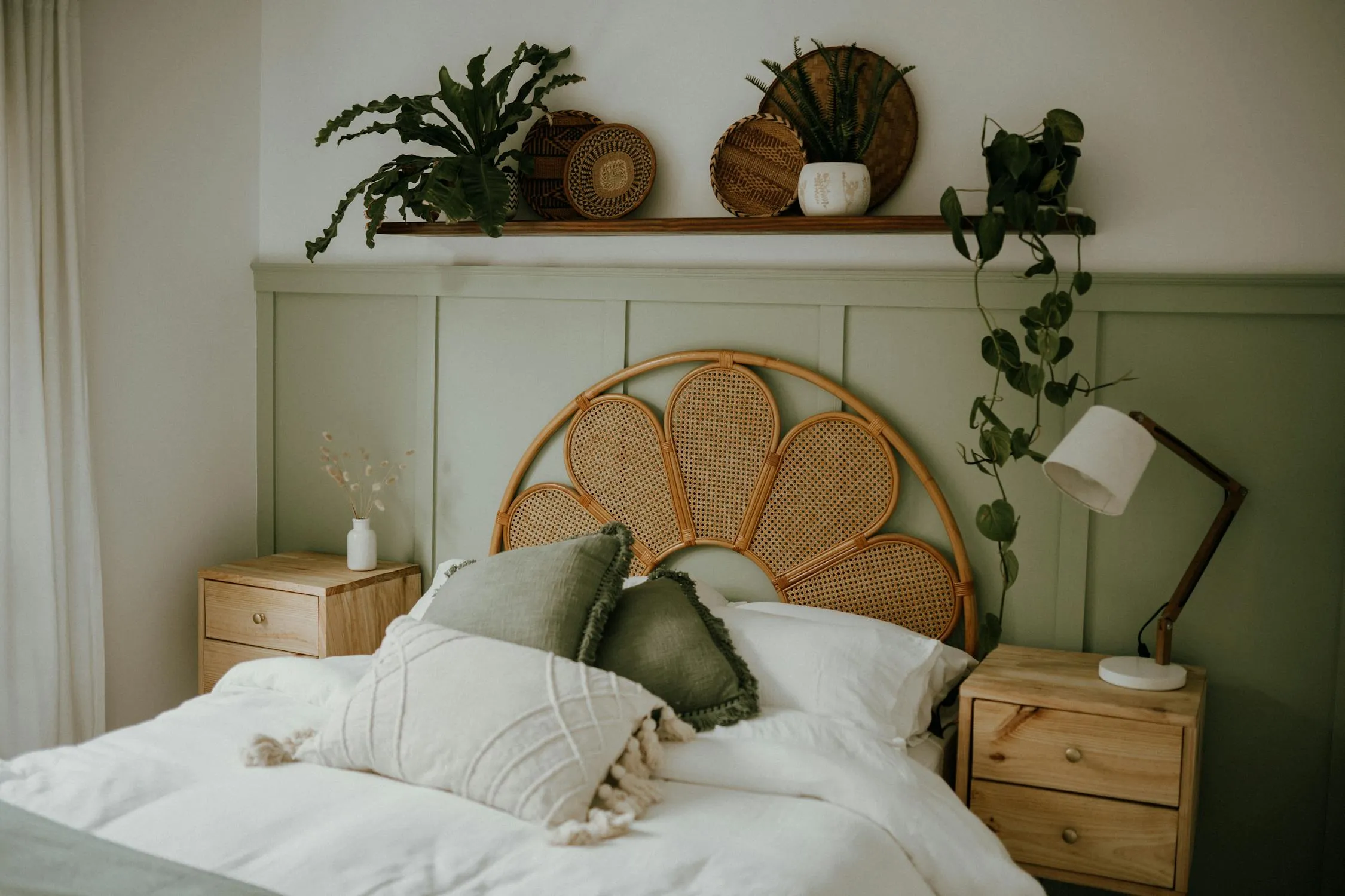 20 Ways to Make Your Bedroom Cozier for Winter