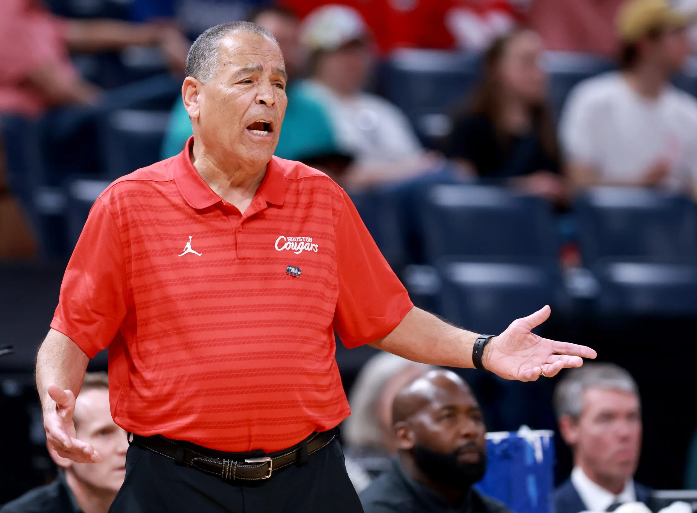 Kelvin Sampson Keeps Houston Competitive Despite Budget Constraints and NIL Era