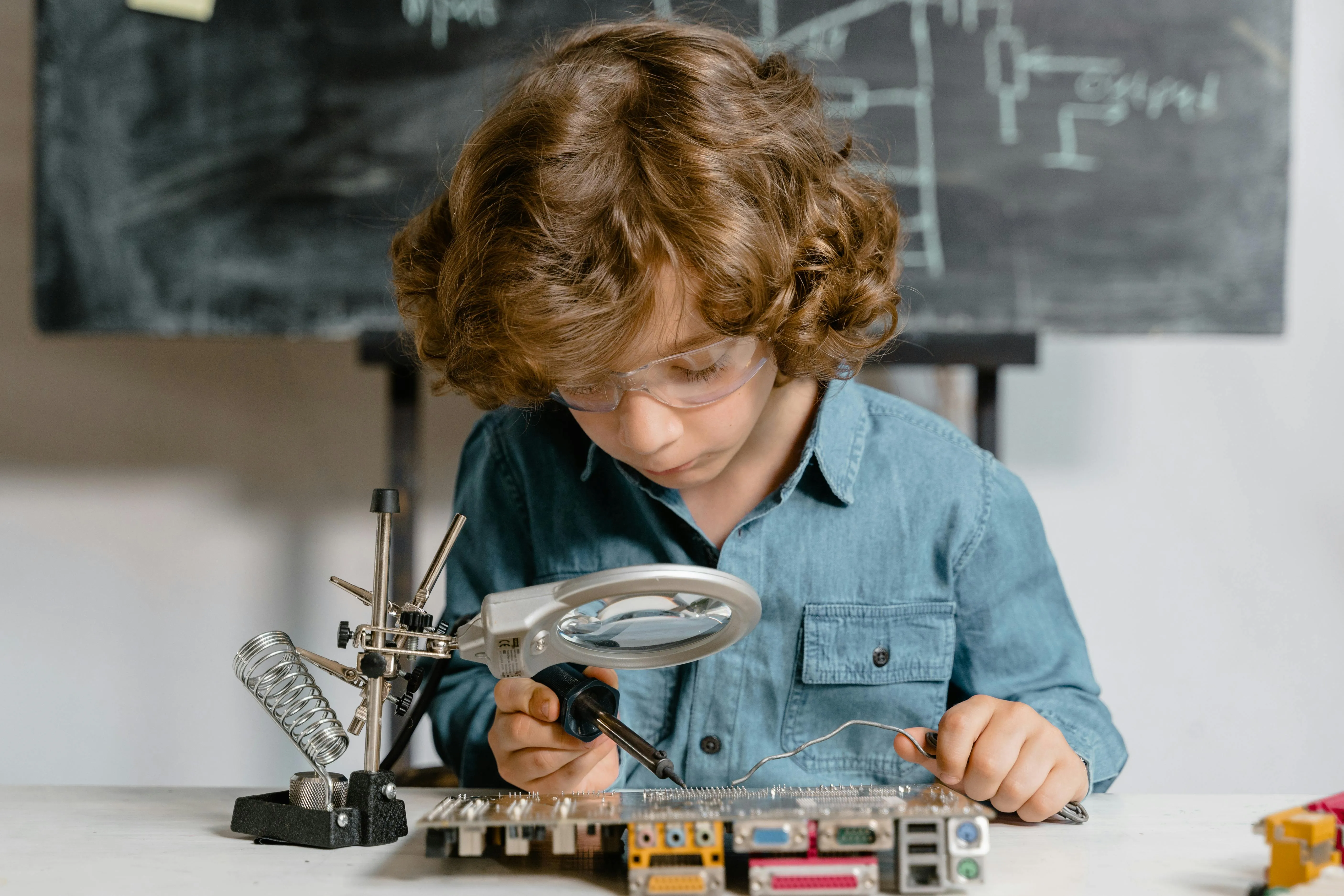 15 Electronics Every Teen Wanted in the 1990s