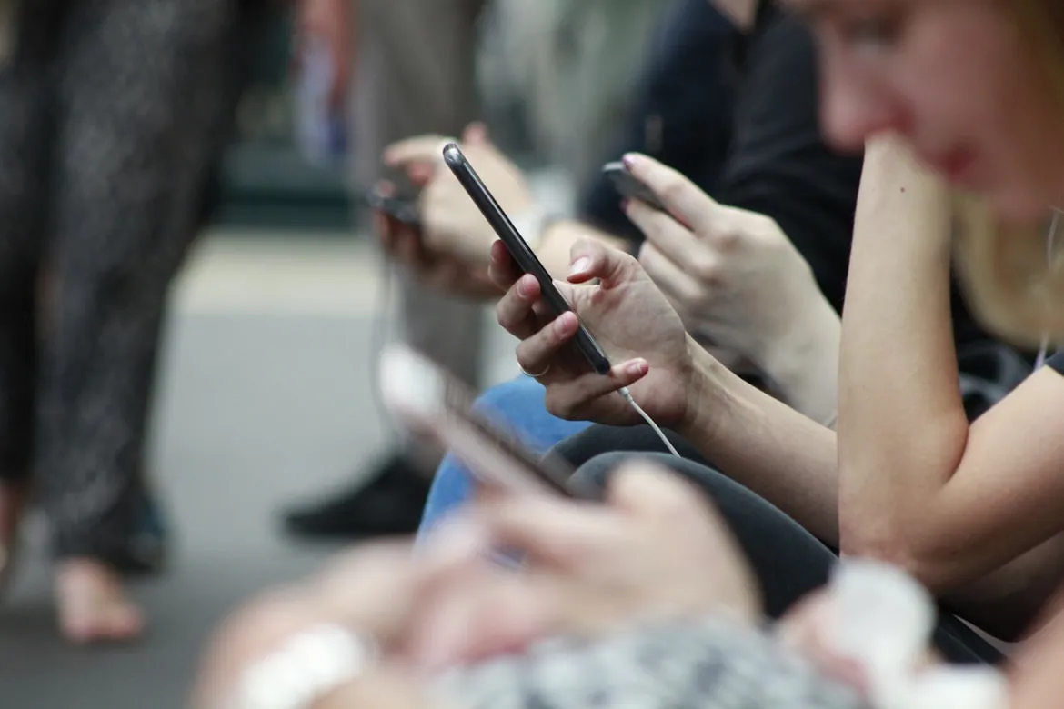I Asked ChatGPT How to Avoid Being Scammed Online—Here Are the 14 Red Flags It Warned Me About