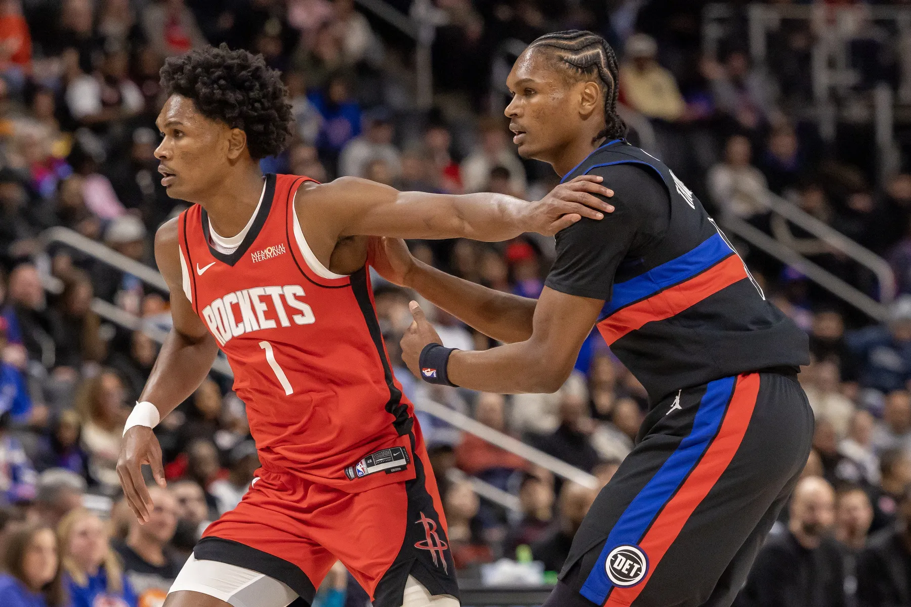 Twin Rivalry, Shared Moment: Thompson Brothers Shine in Rockets’ Win