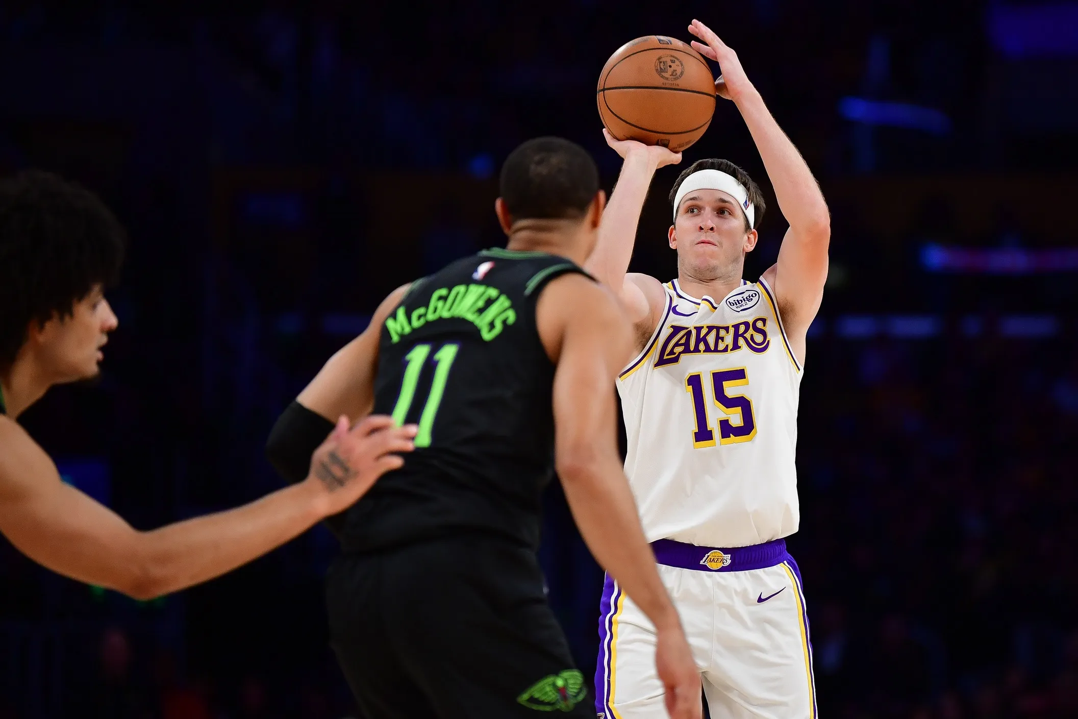 Lakers Stumble in Flat Performance Against Short-Handed Suns