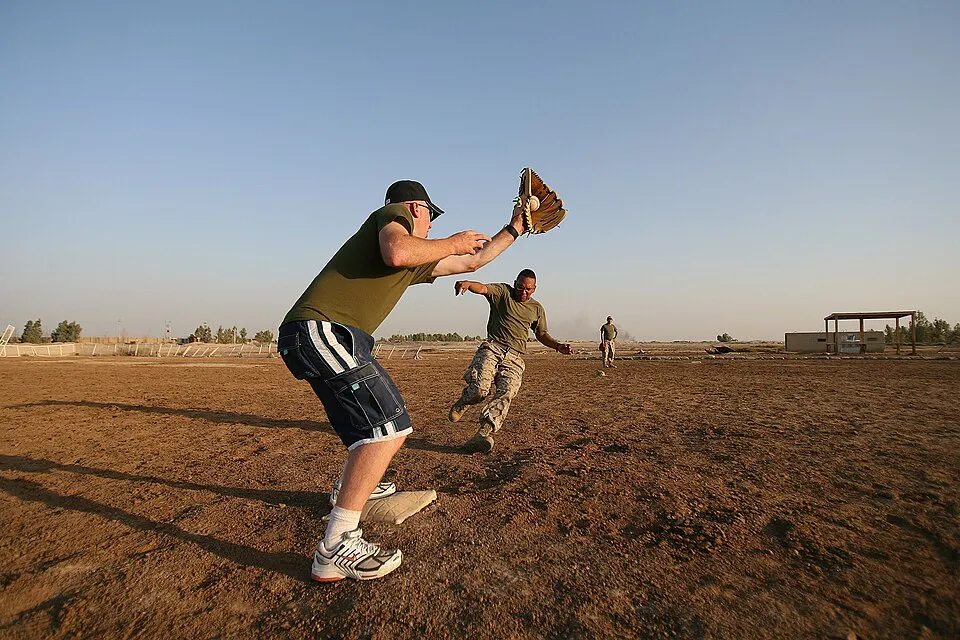Gunnery Sgt. Mark Oliva on Wikicommons