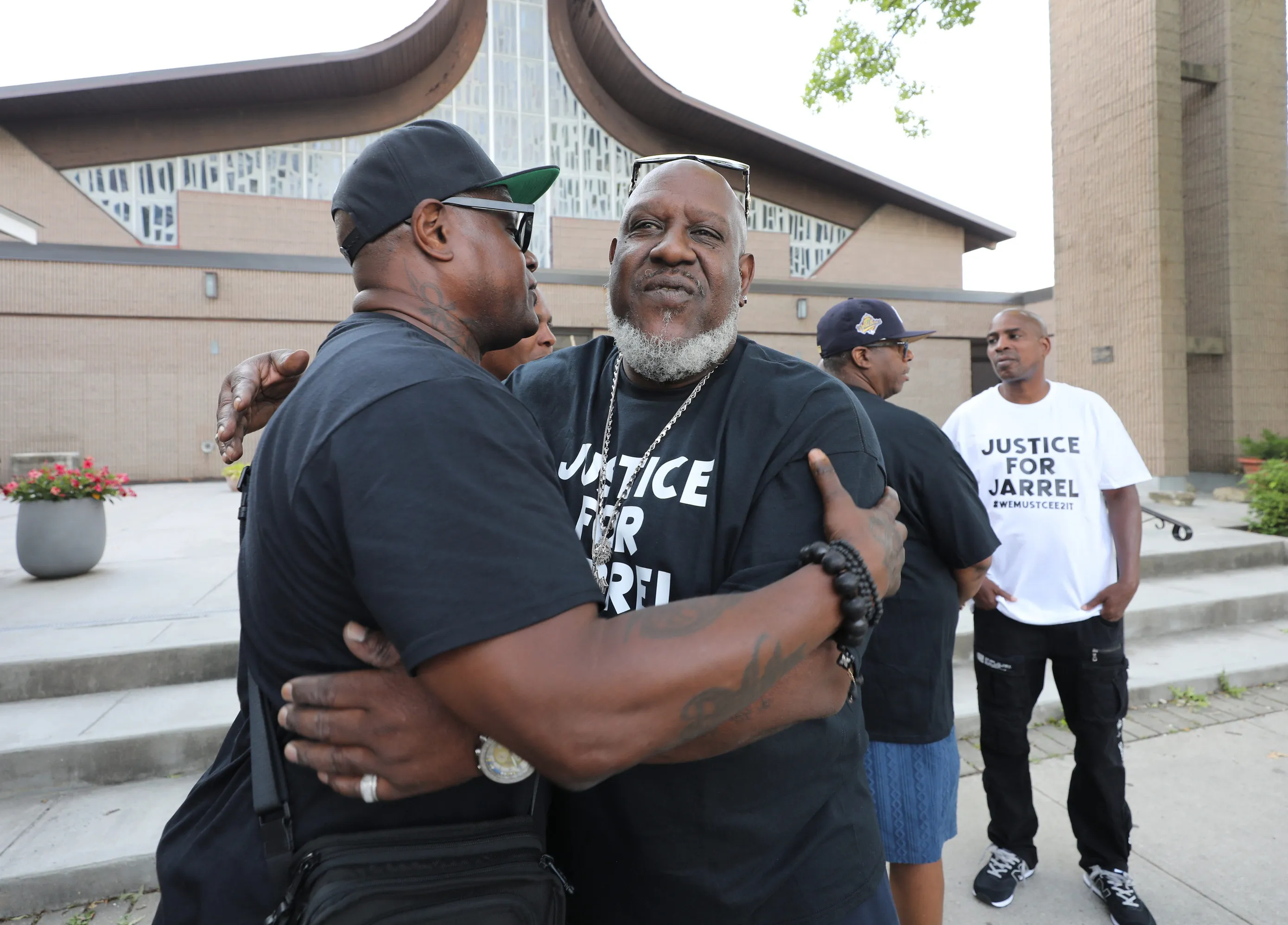 Former NBA Player Damon Jones Pleads Not Guilty to Federal Gambling and Fraud Charges