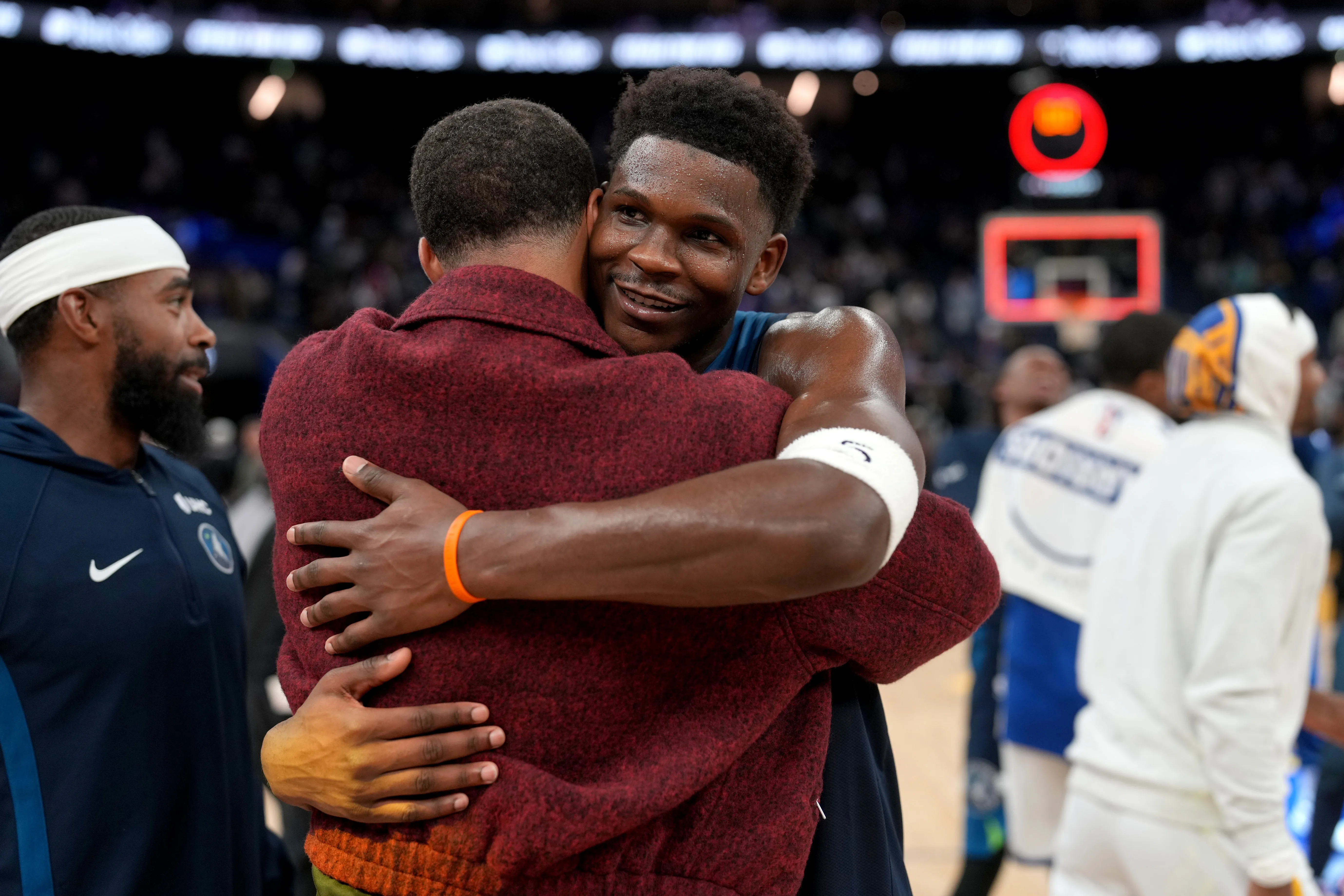 “That’s My Boy”: Anthony Edwards Trash Talks Steph Curry From the Floor