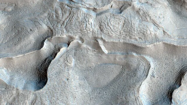 NASA HiRISE camera, Mars Reconnaissance Orbiter on Wikimedia Commons