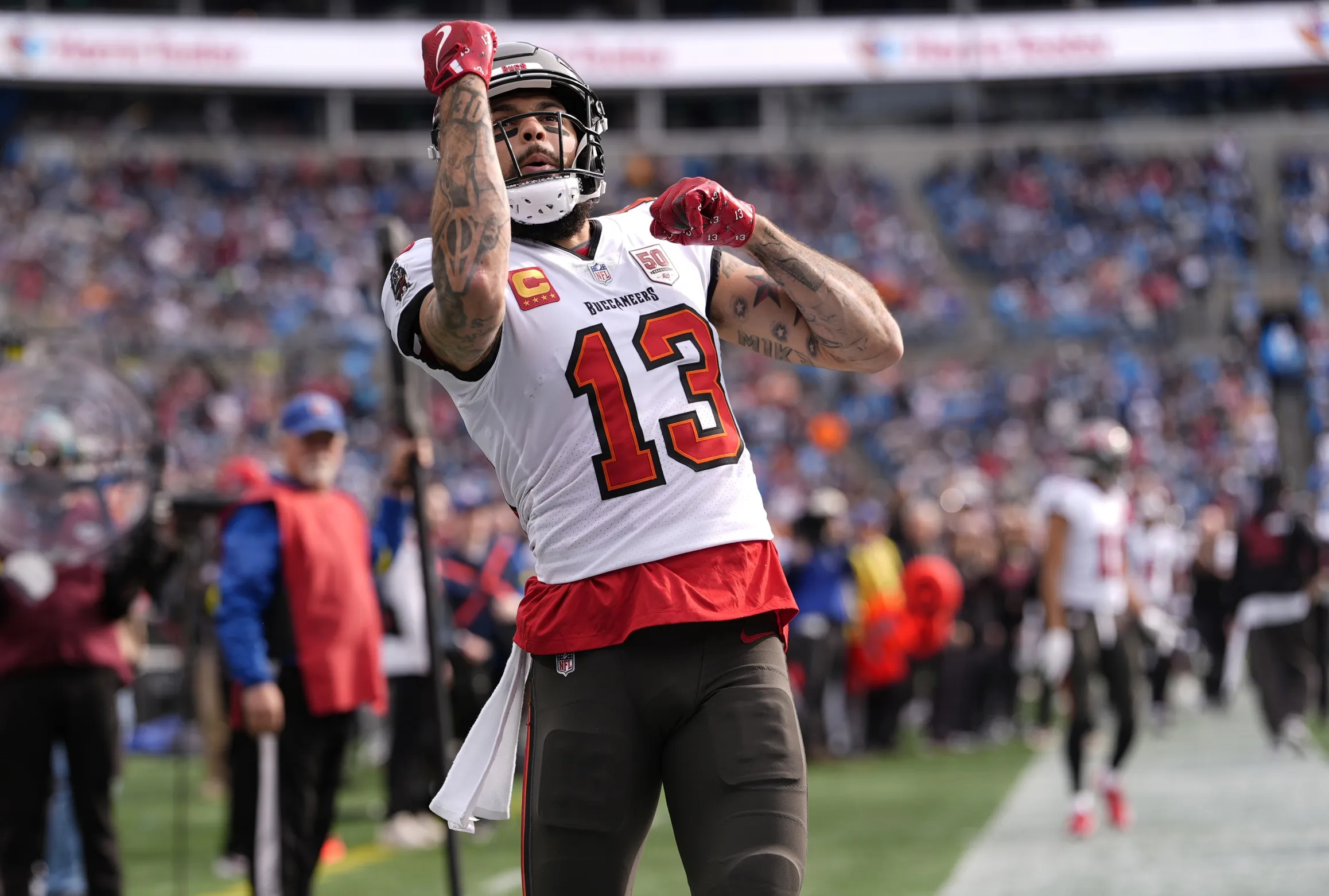 Mike Evans’ Agent Pushes Back Against Transfer Rumors