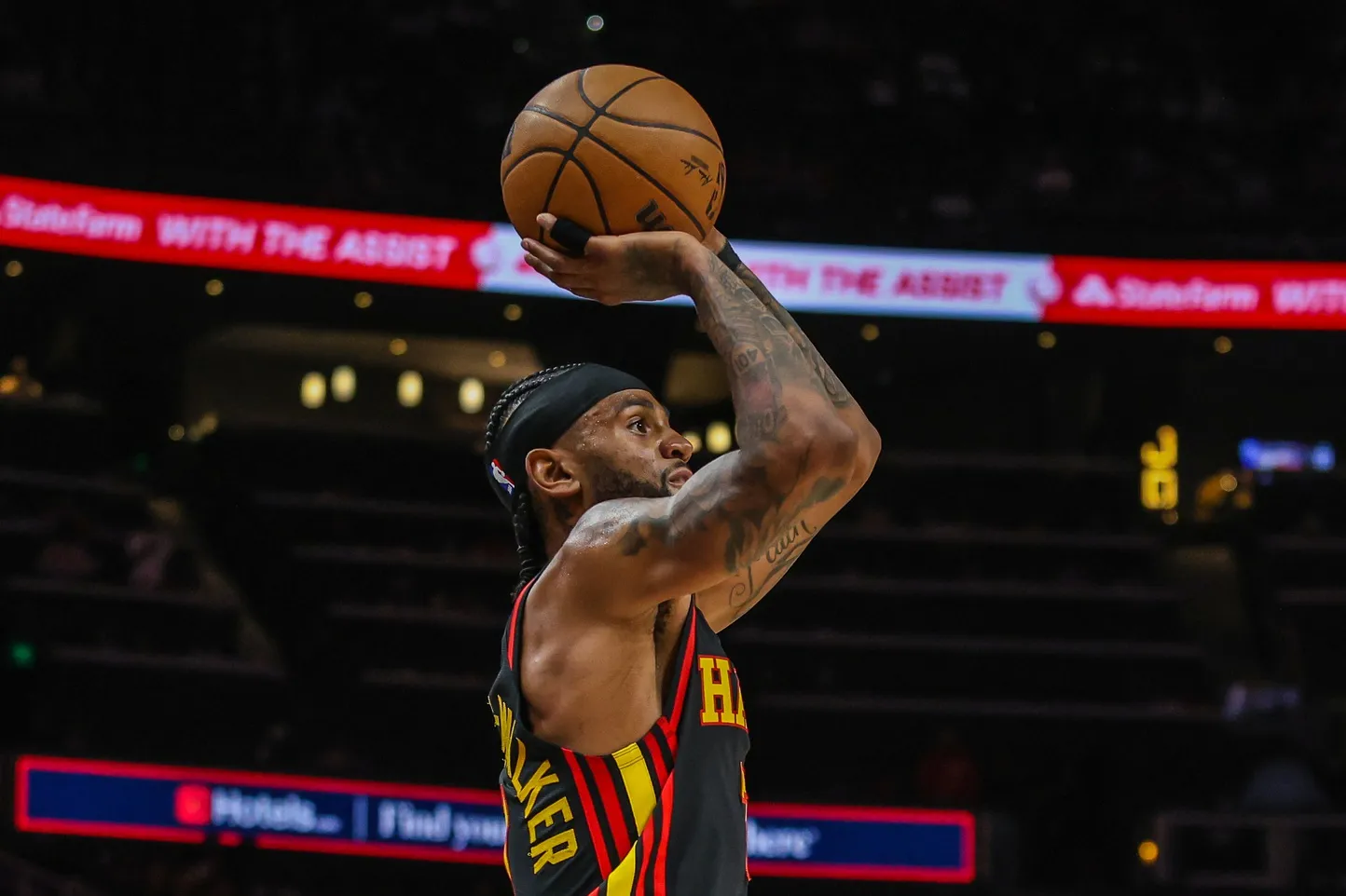 Johnson, Alexander-Walker Power Hawks’ Late Surge Past Kings
