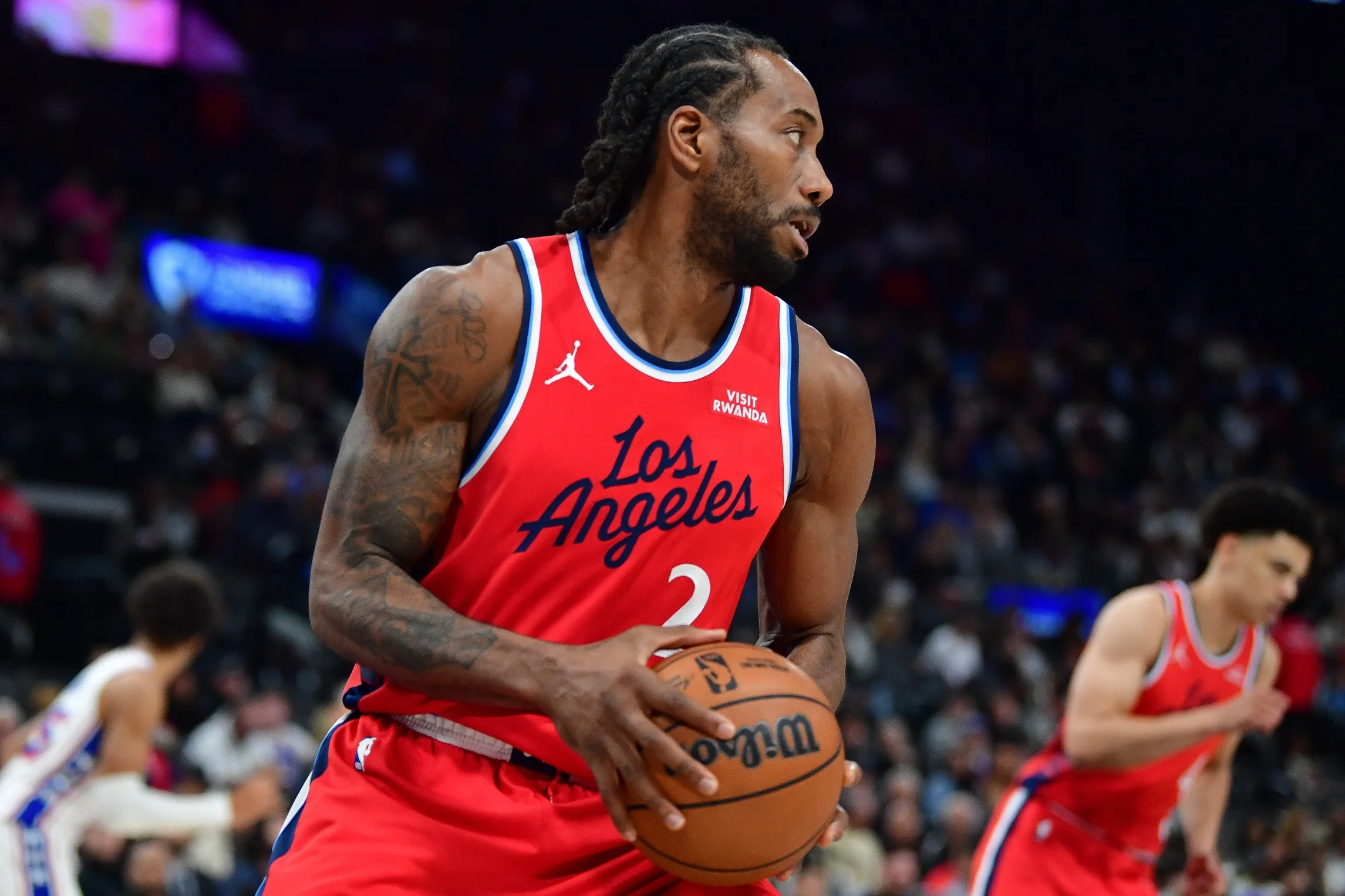 Kawhi Leonard Responds to All-Star Snub with Strong Showing, but Clippers Fall to 76ers