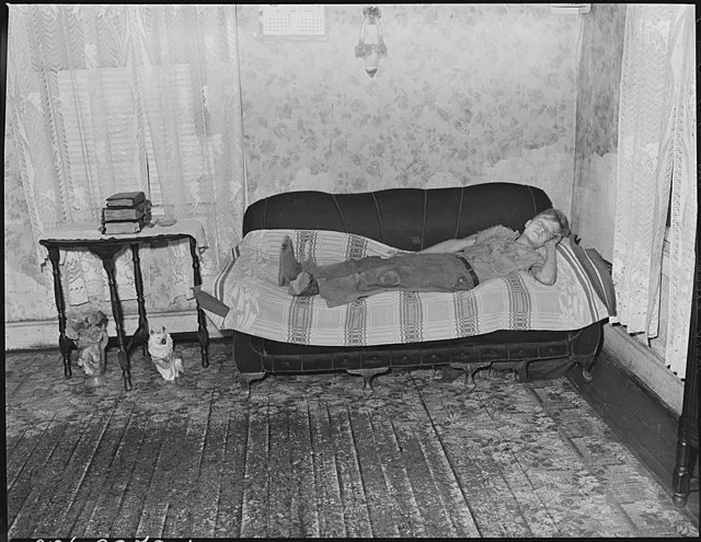 15 Strict Bedtime Rules Kids Had to Follow in the 1960s