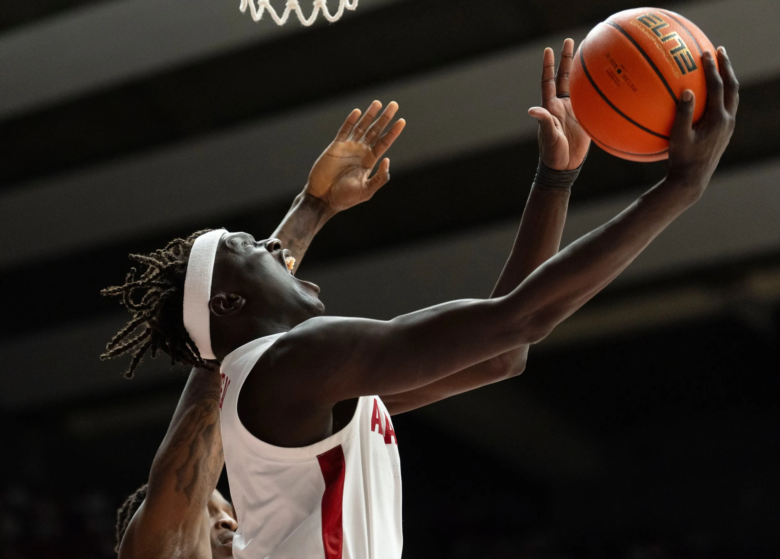 Alabama’s Taylor Bol Bowen Cleared for Return Ahead of Auburn Clash