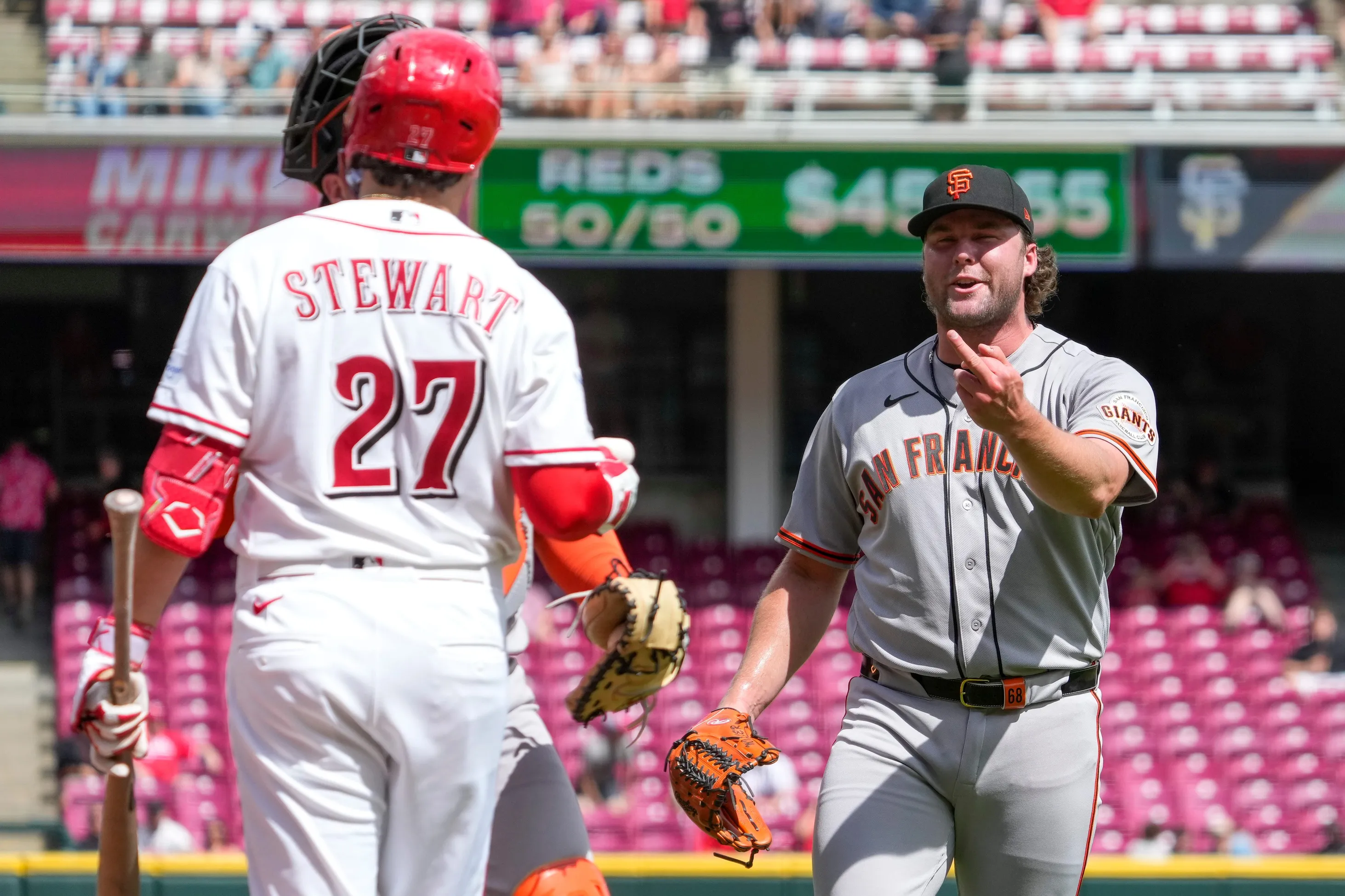 Giants Snap Reds’ Momentum With 3-0 Win Marked by Late Tension