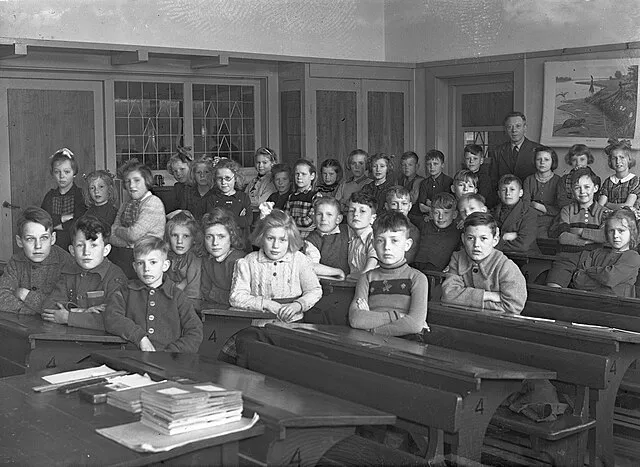16 Things Students Got Away With in the 1960s That Would Shock Teachers Today