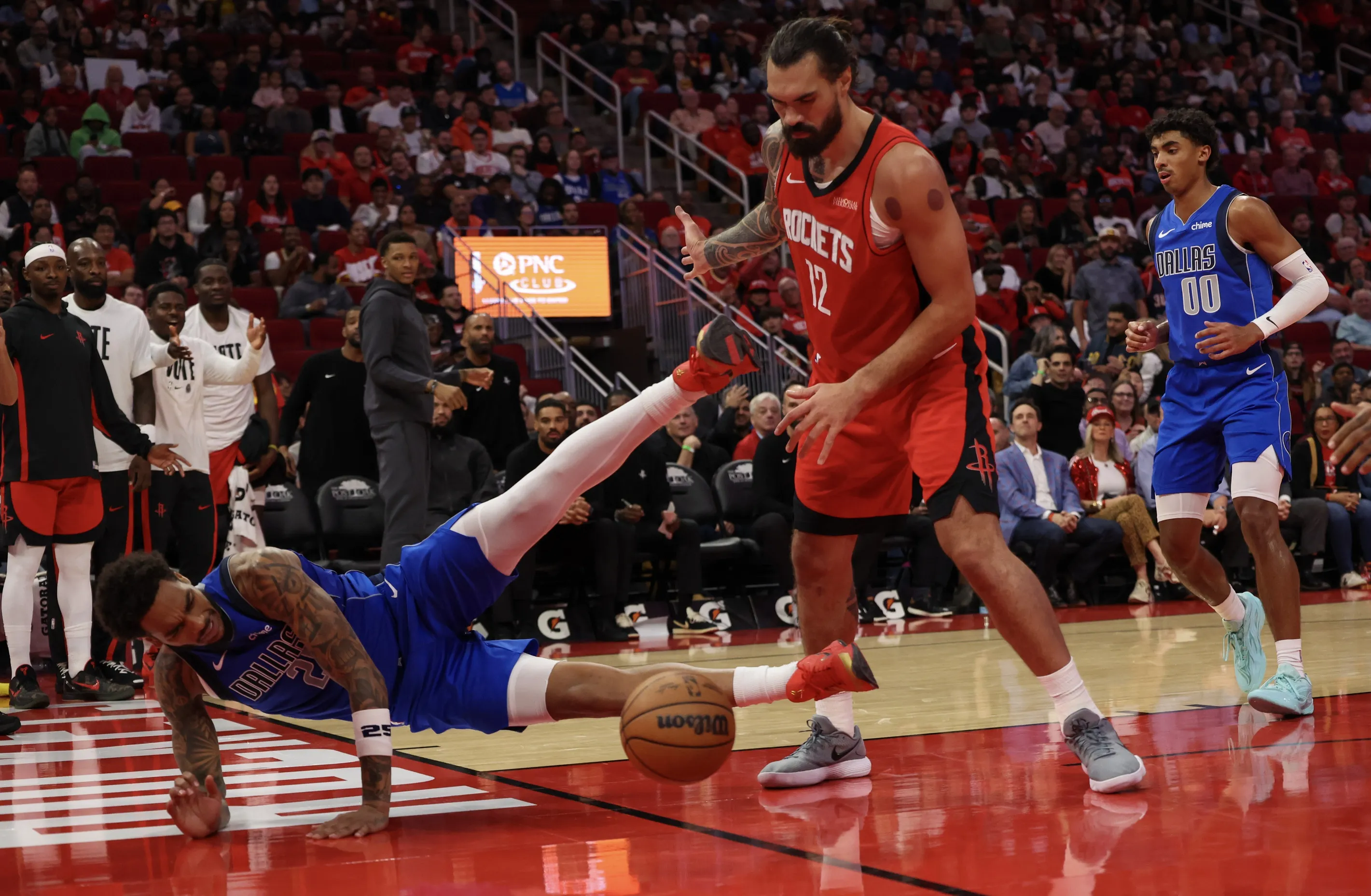 Steven Adams’ Dominance Fuels Rockets’ Best Start in Years and a Return to Old-School Physicality