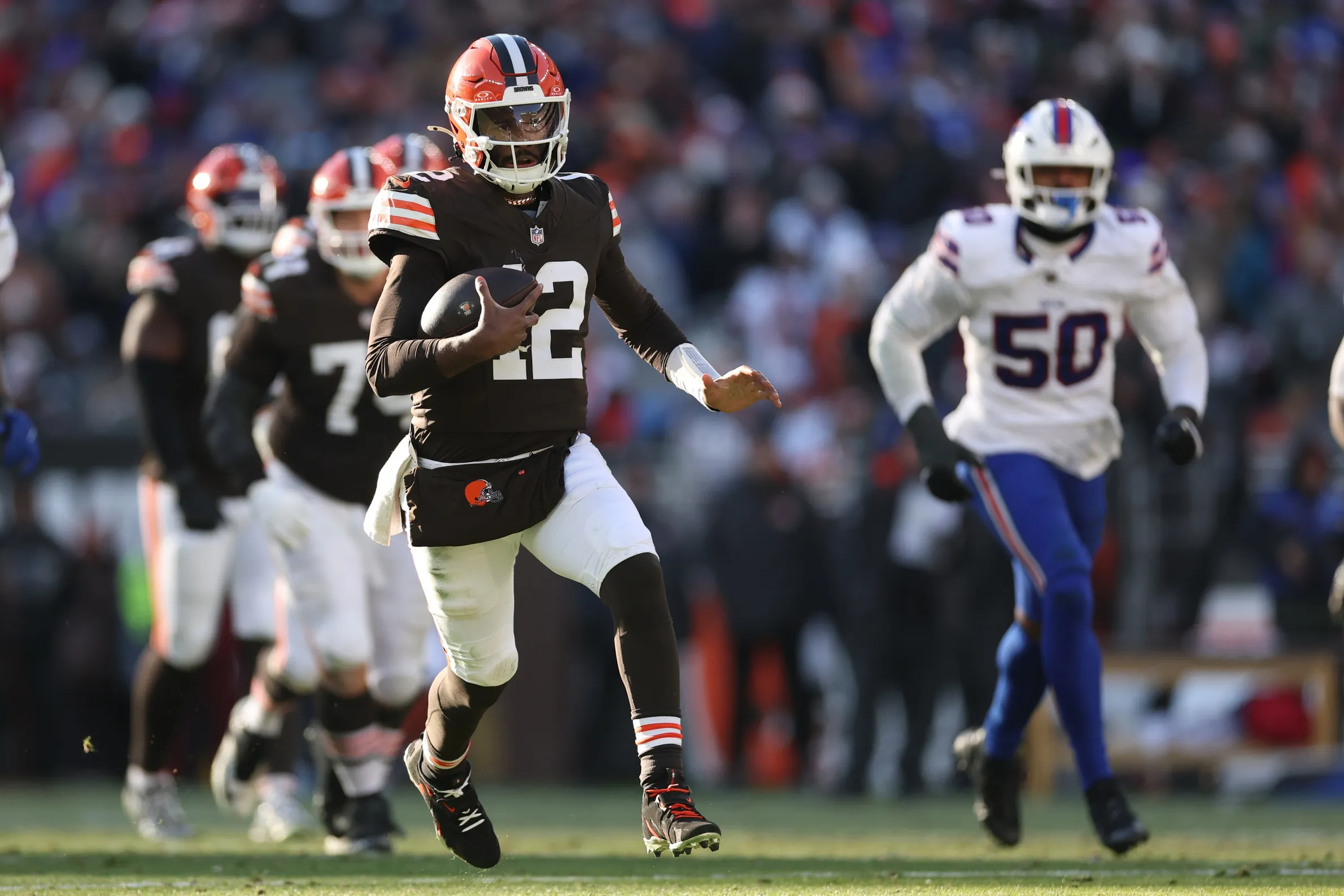 Shedeur Sanders Returns Quickly After Pinky Injury as Browns Stay Competitive Against Bills