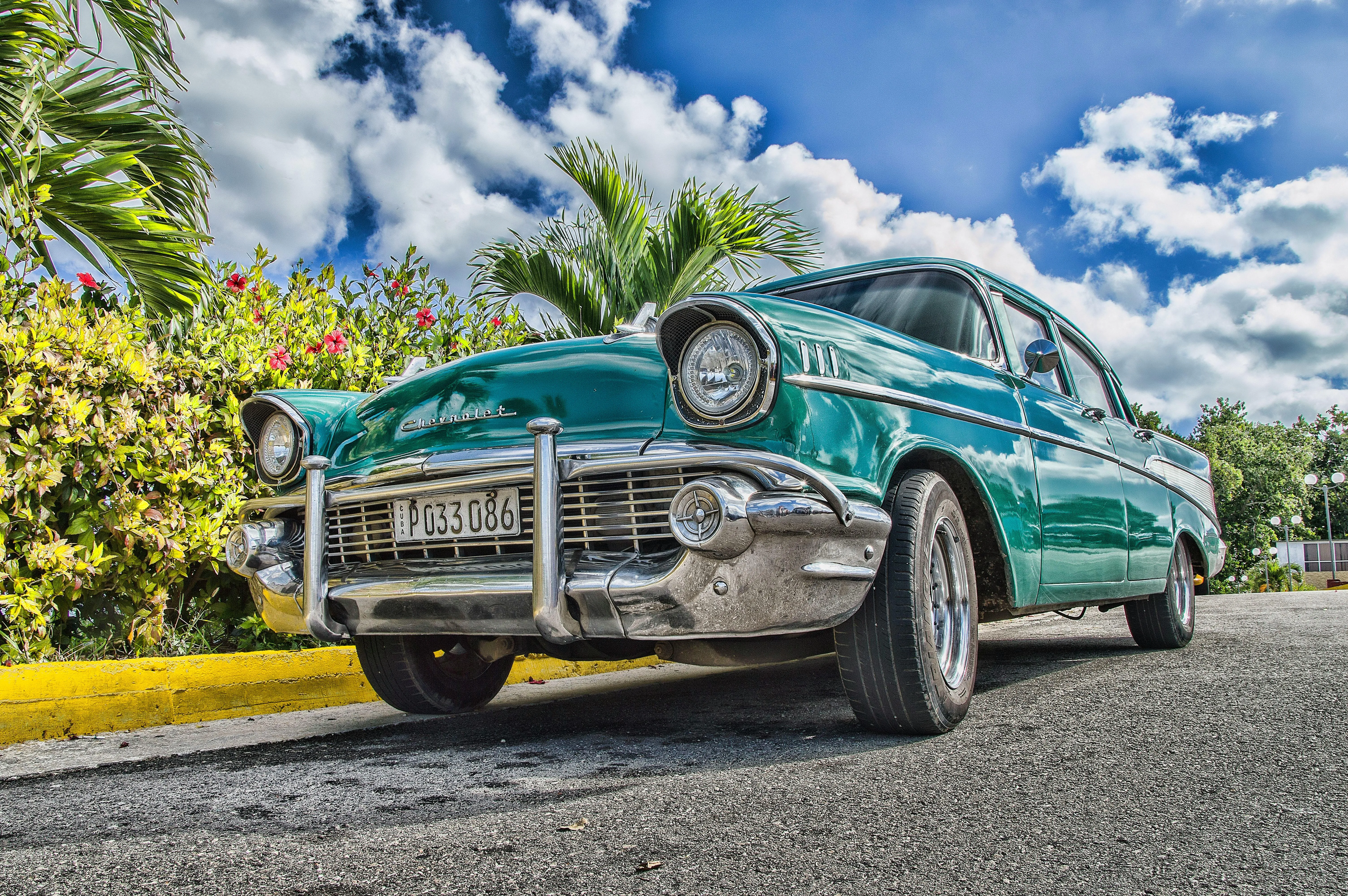 16 Forgotten ’80s Auto Trends That Feel Outdated