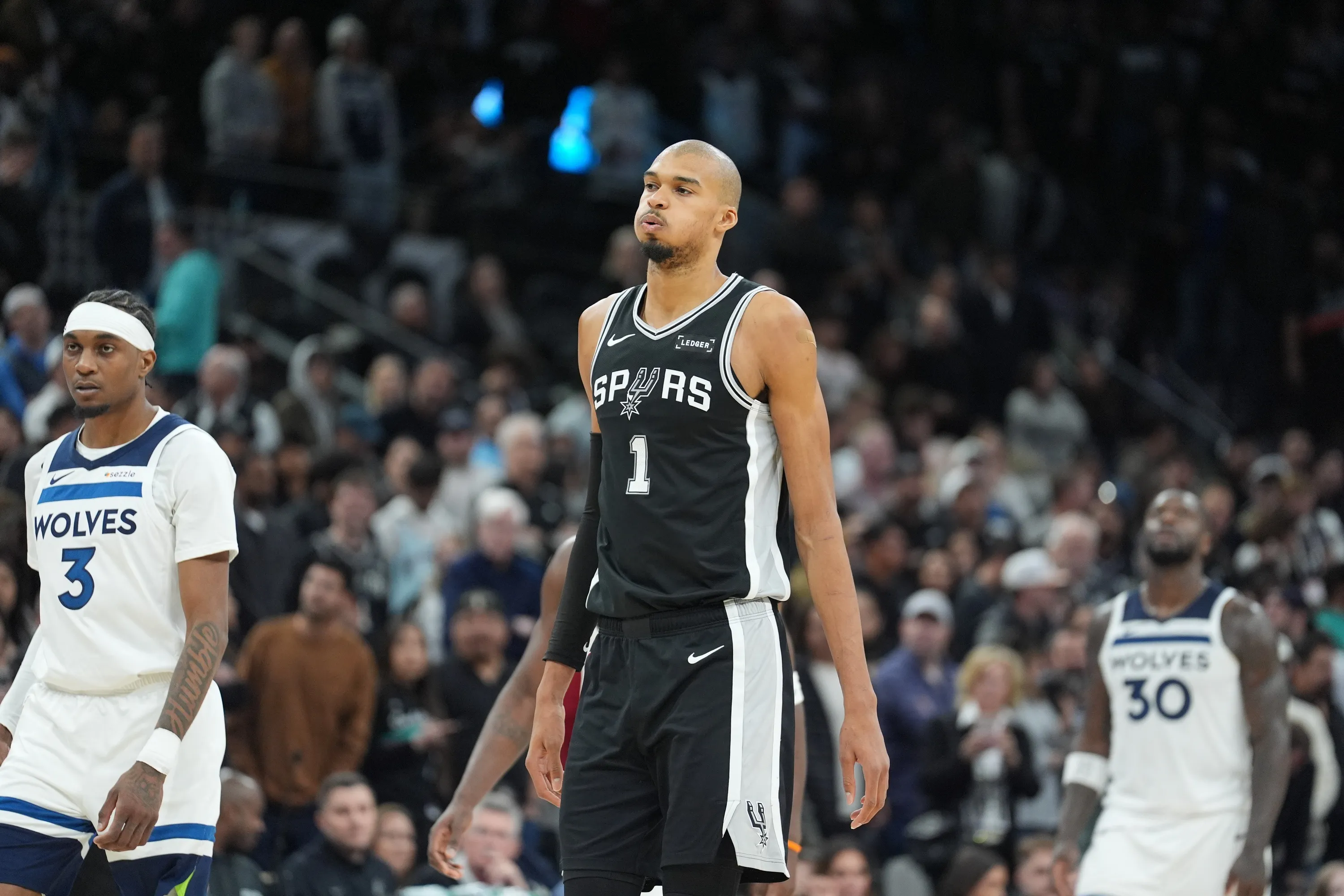 Wembanyama, Spurs Outlast Timberwolves in West Showdown