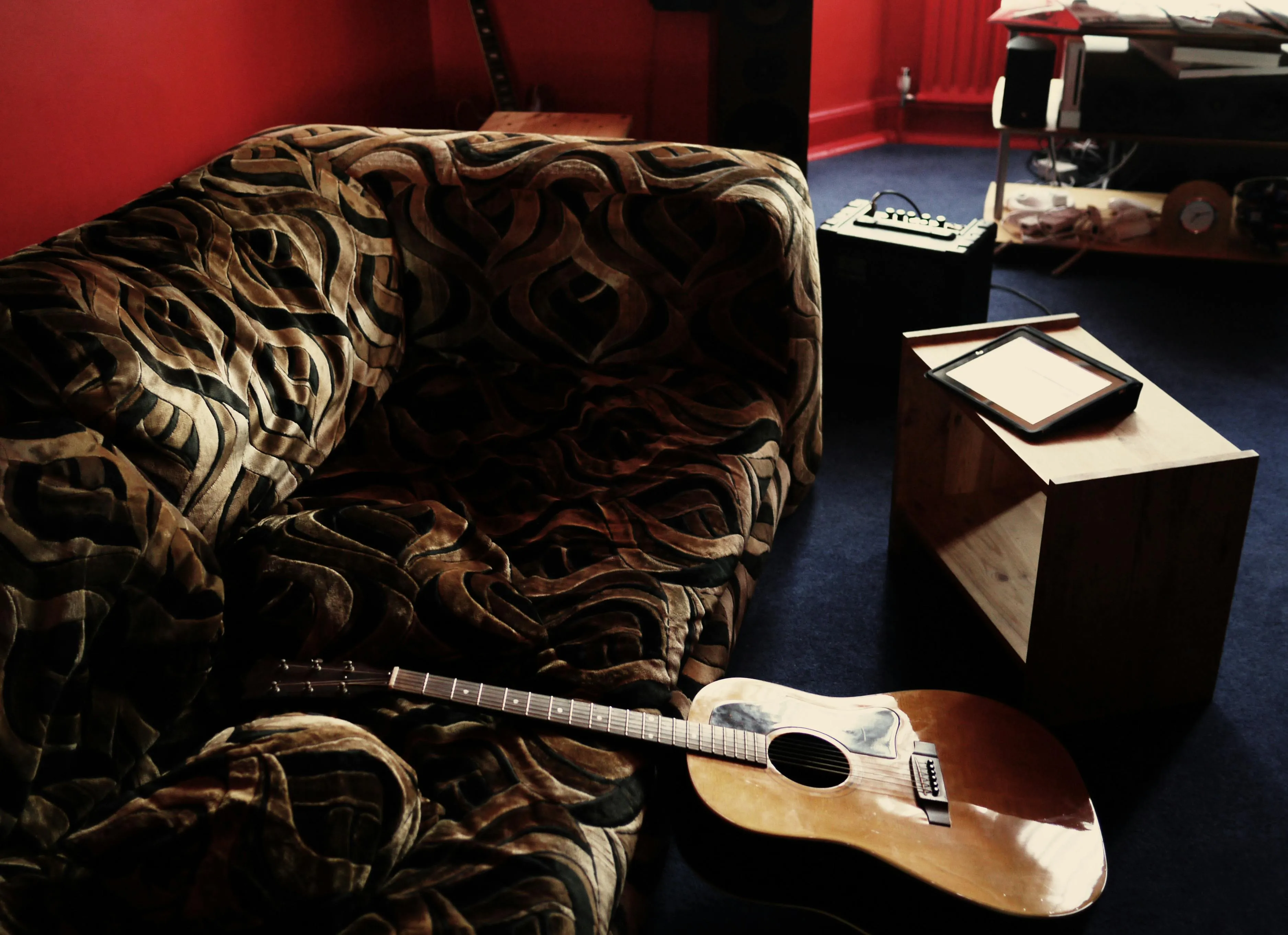 17 Things Guests Always Noticed in a 1970s Living Room