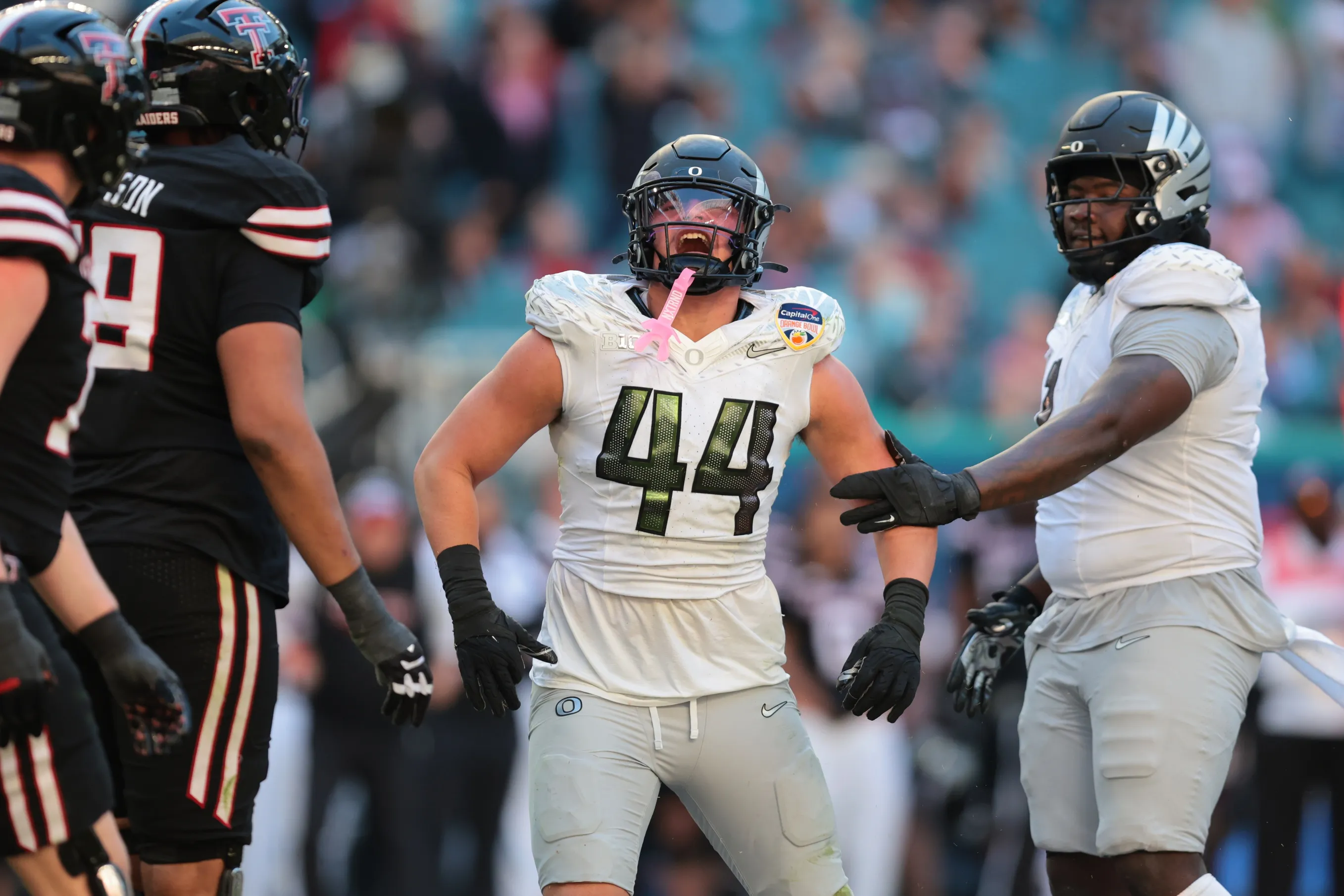 Oregon EDGE Duo Tuioti and Uiagalalei Return for 2026 Season