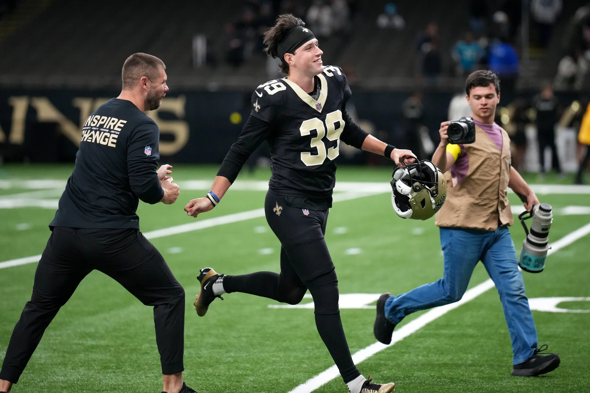 Saints Secure Charlie Smyth with Three-Year Deal as Kicker