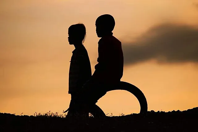 18 Childhood Traditions That Would Be Considered Unsafe Today