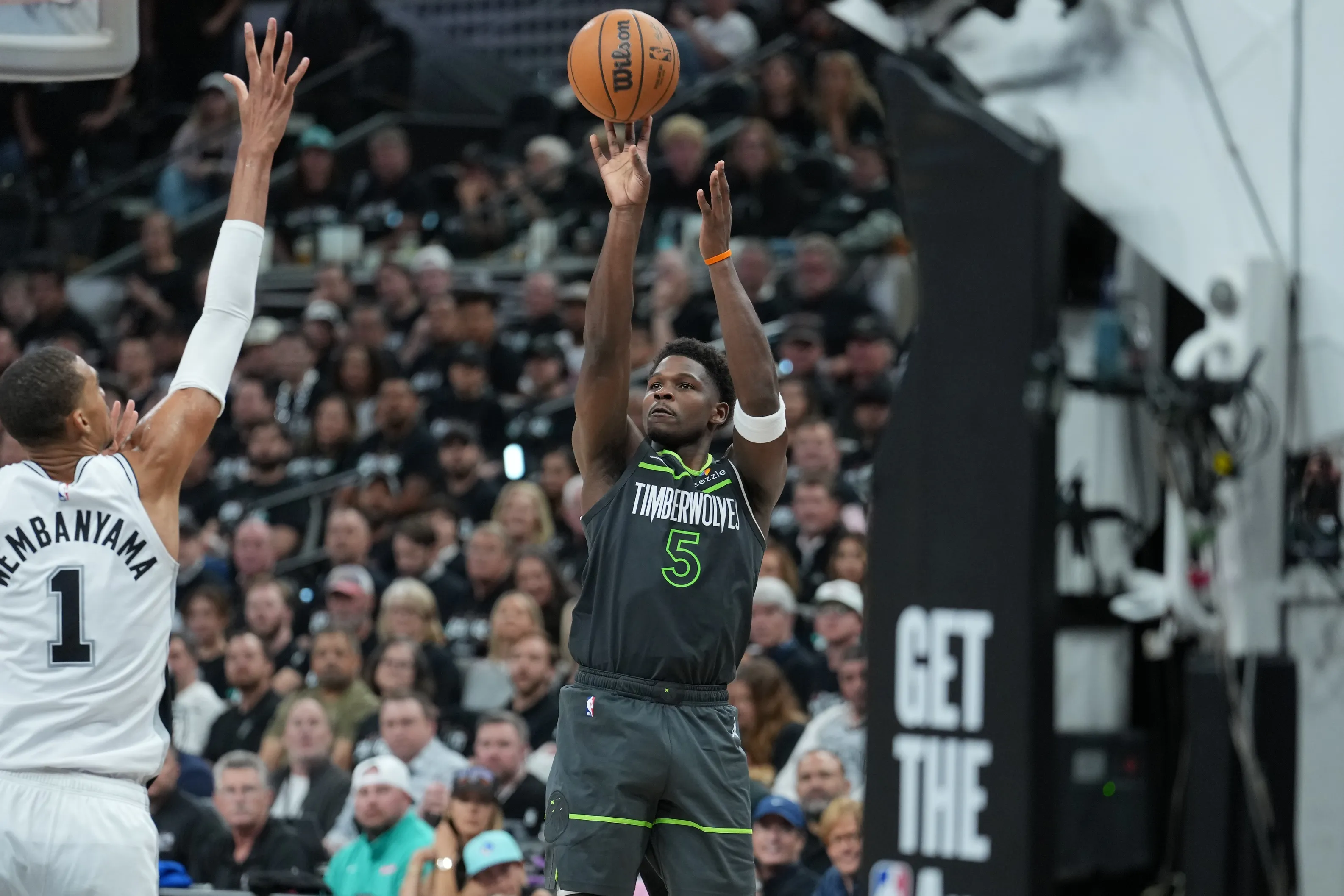 Anthony Edwards Expects Electric Atmosphere as Series Shifts to Minnesota