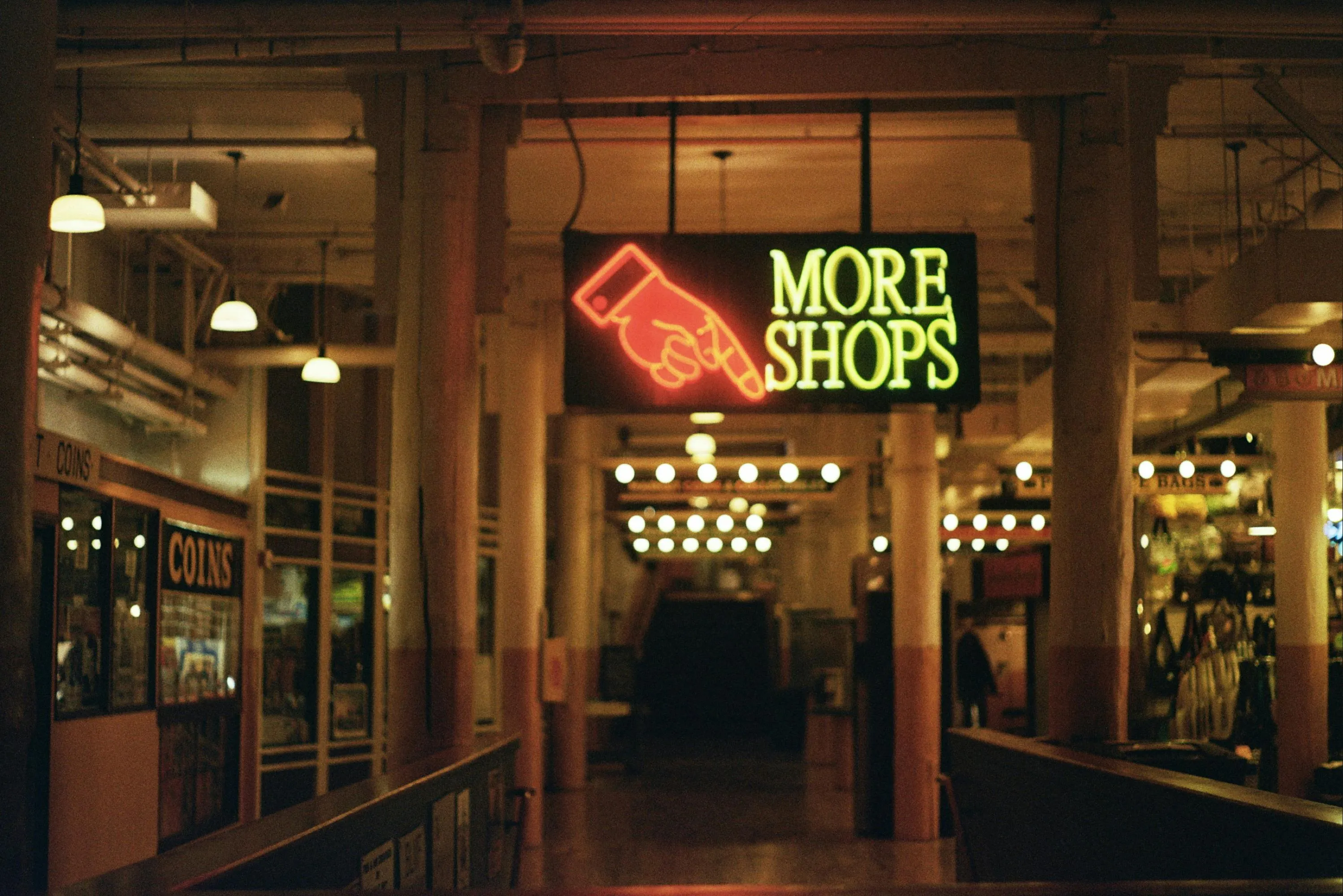17 Store Displays That Used to Be Everywhere in the ’70s