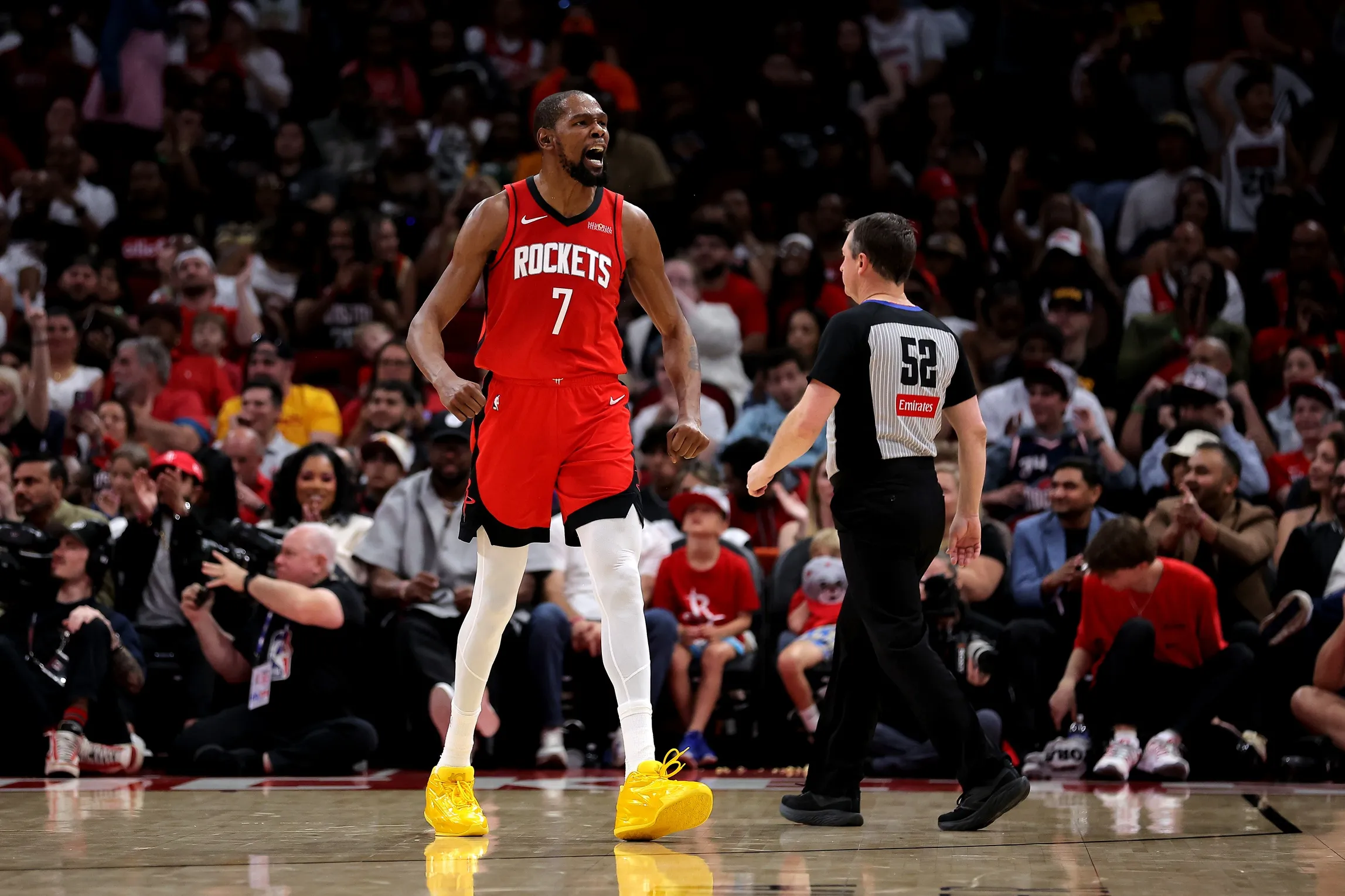 Durant Jokes With Media as Rockets Snap Hawks’ Streak in Statement Win