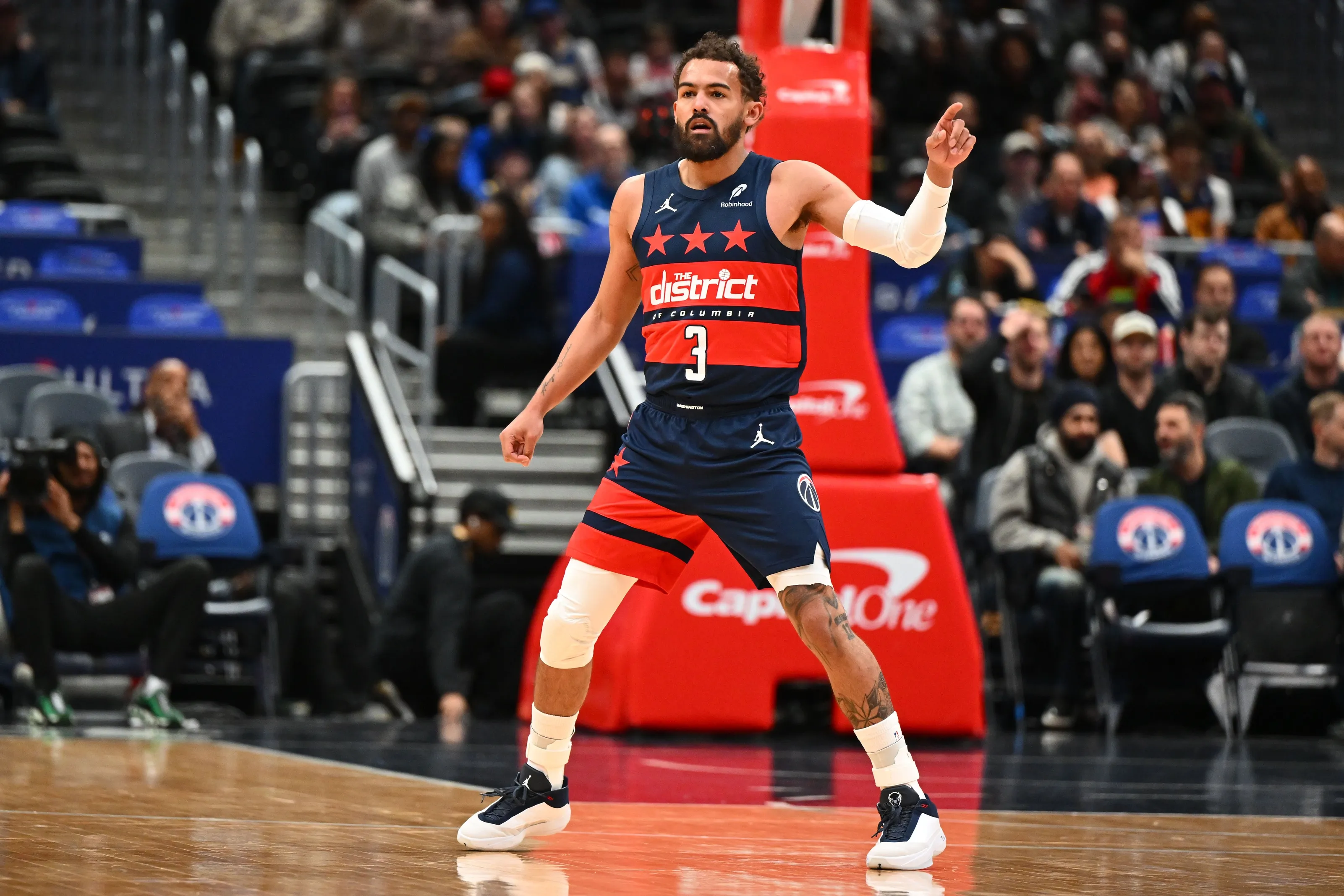 Trae Young Injured in Breakout Game as Wizards Fall Short Against Warriors