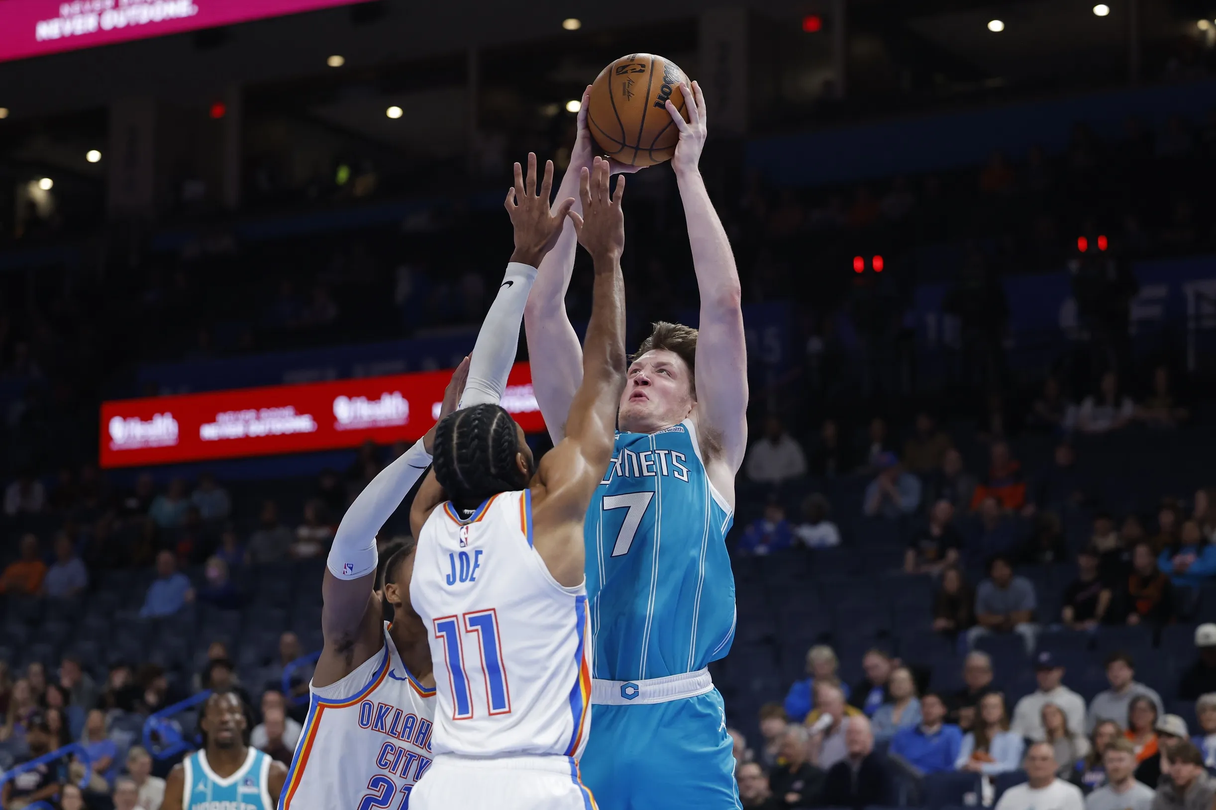 Knueppel Leads Hornets’ Stunning Rout of Defending Champs in Oklahoma City