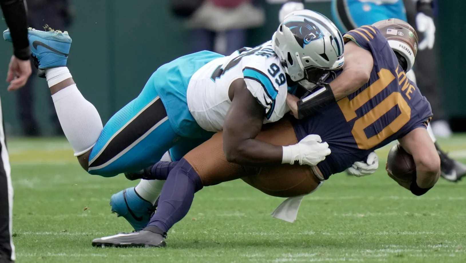 Packers’ Offense Stalls in Costly Loss to Panthers as Kicking Woes Persist