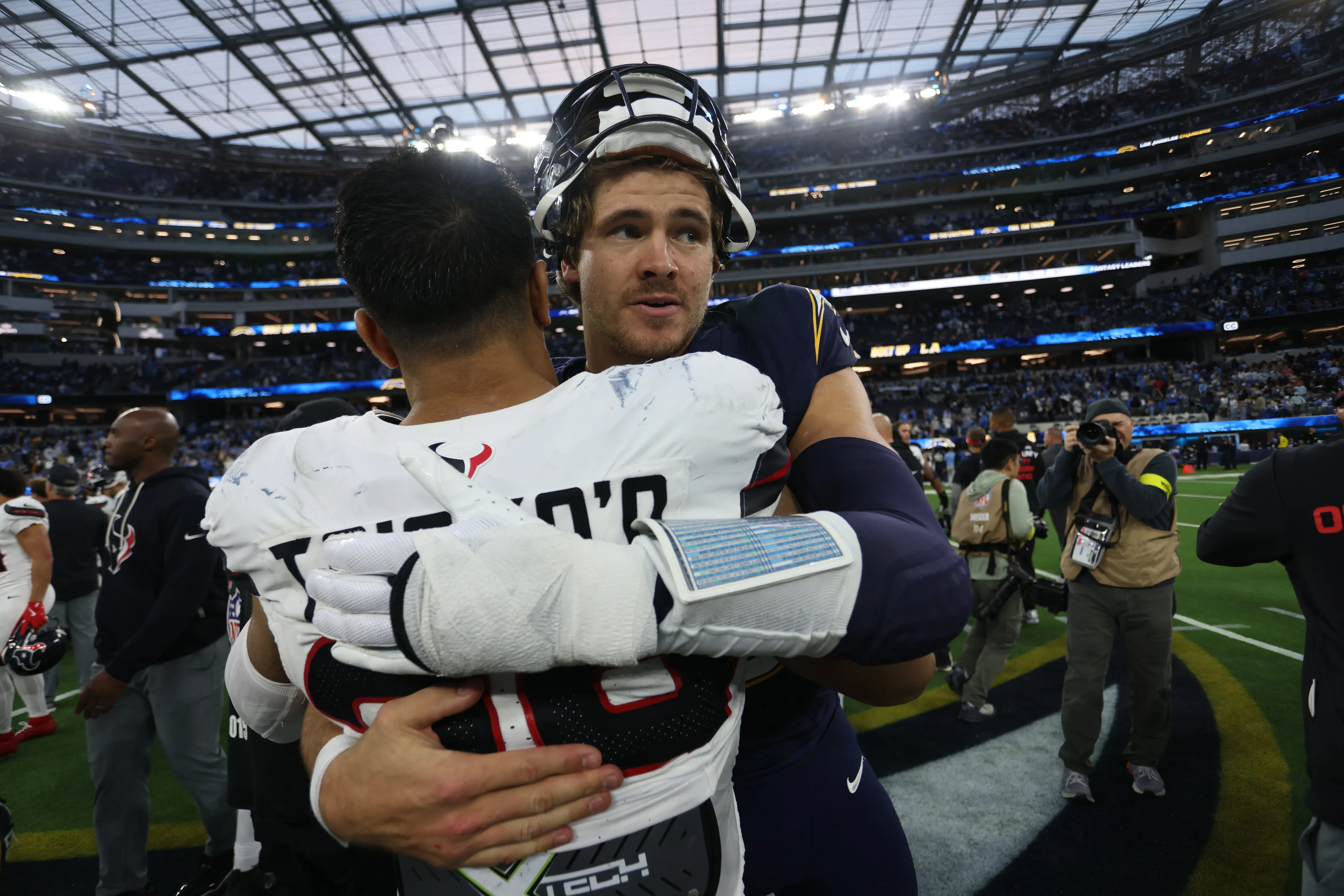Chargers and Patriots Set for High-Stakes Wild Card Showdown
