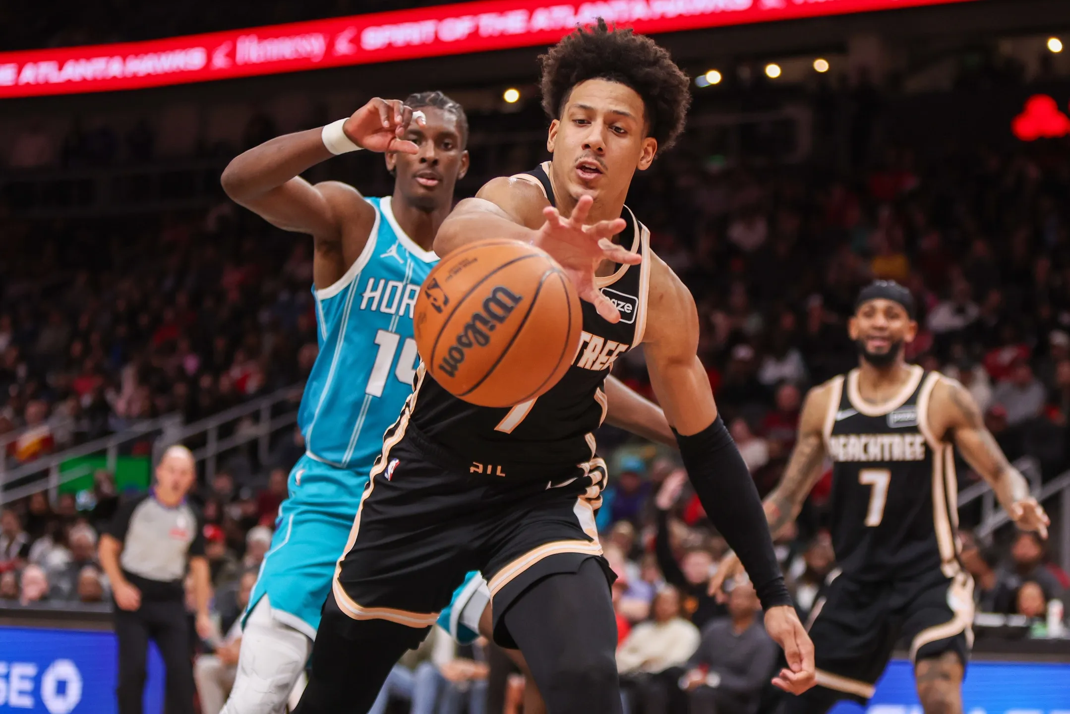 Cold Shooting, Rebounding Woes Cost Hawks in Loss to Streaking Hornets