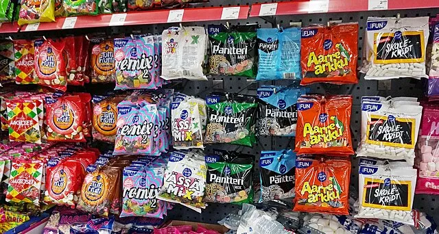 13 Candy Packaging Designs That Are Long Gone