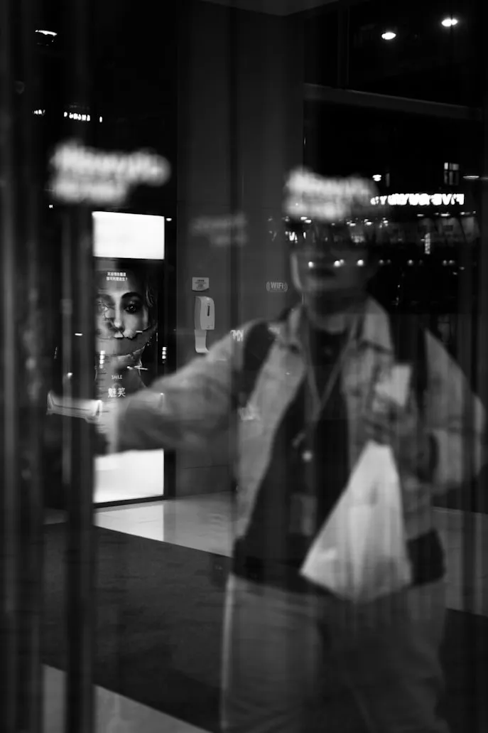 Dark Light2021 from Unsplash