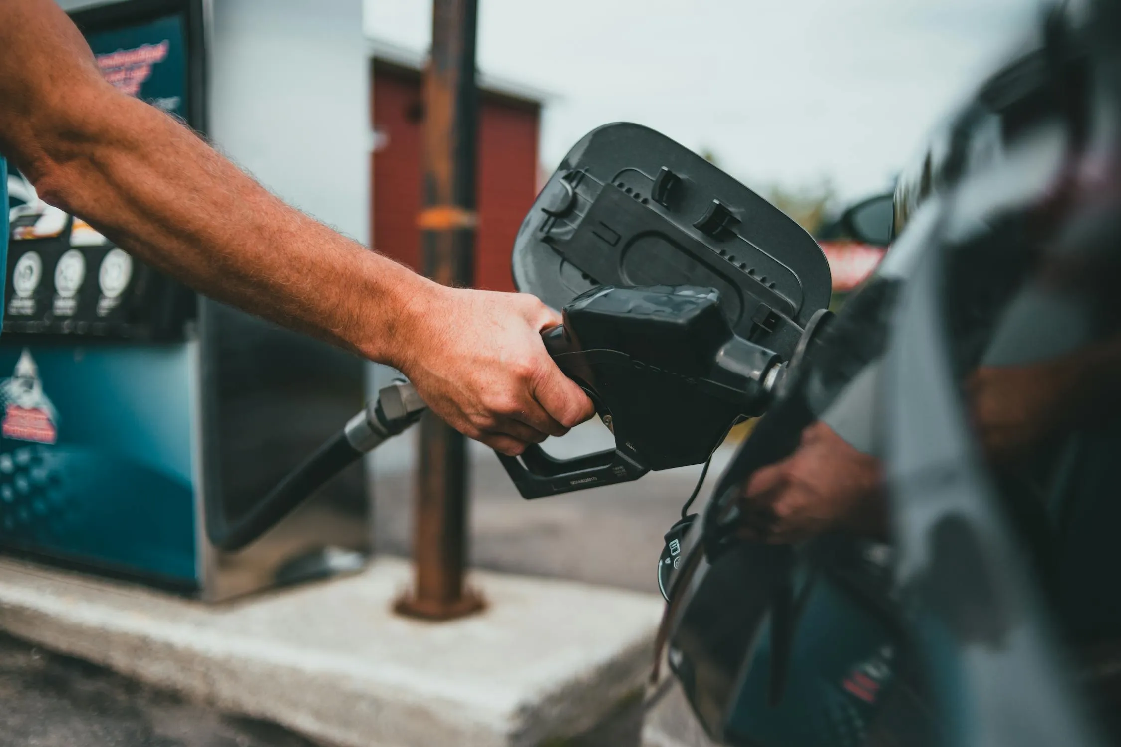 Using Cell Phones at Gas Stations Could Cause Explosions on Wikimedia Commons 
